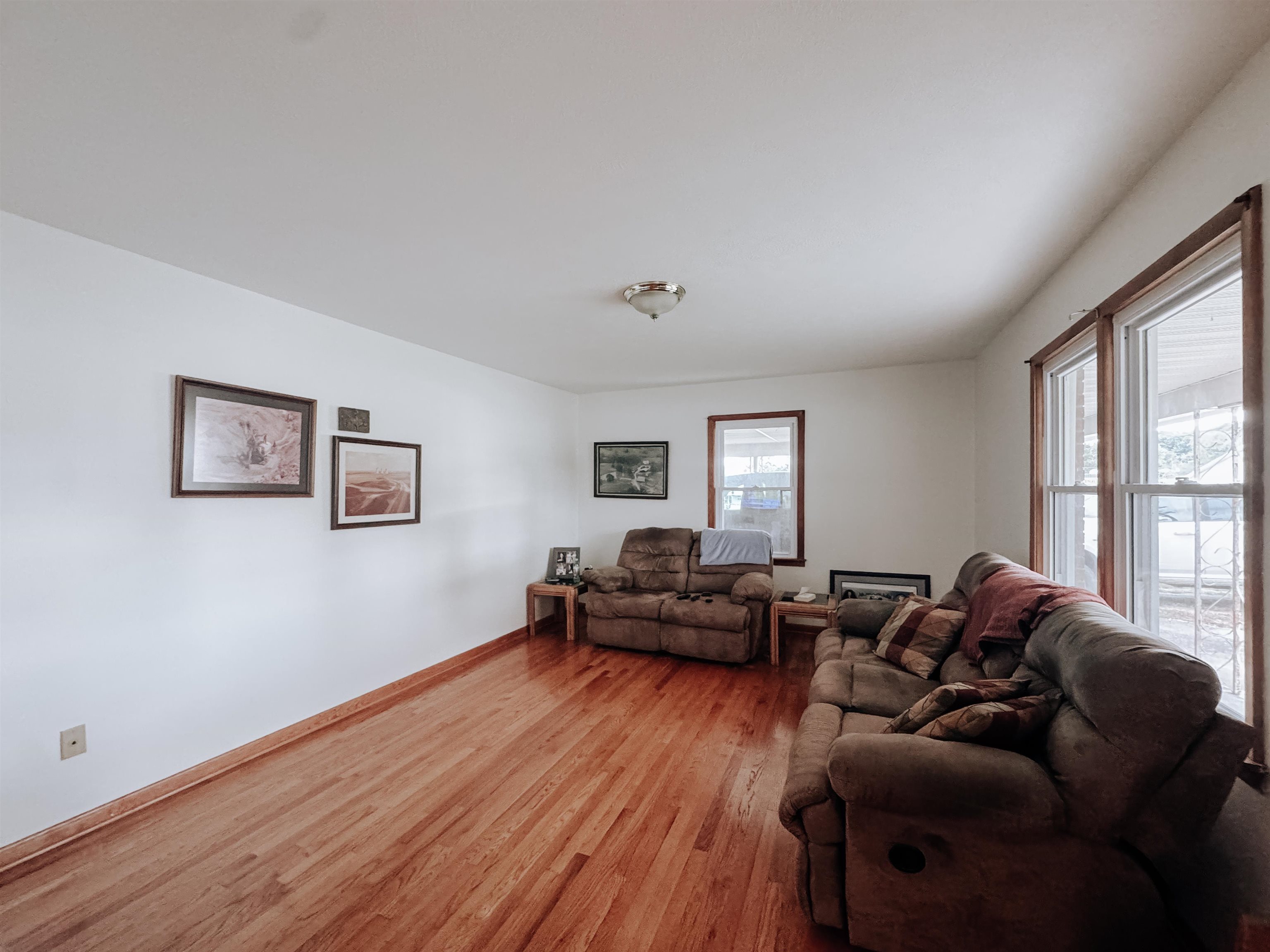 223 Walnut St, Centertown, Kentucky 42328, 2 Bedrooms Bedrooms, ,1 BathroomBathrooms,Single Family Residence,For Sale,Walnut St,92919