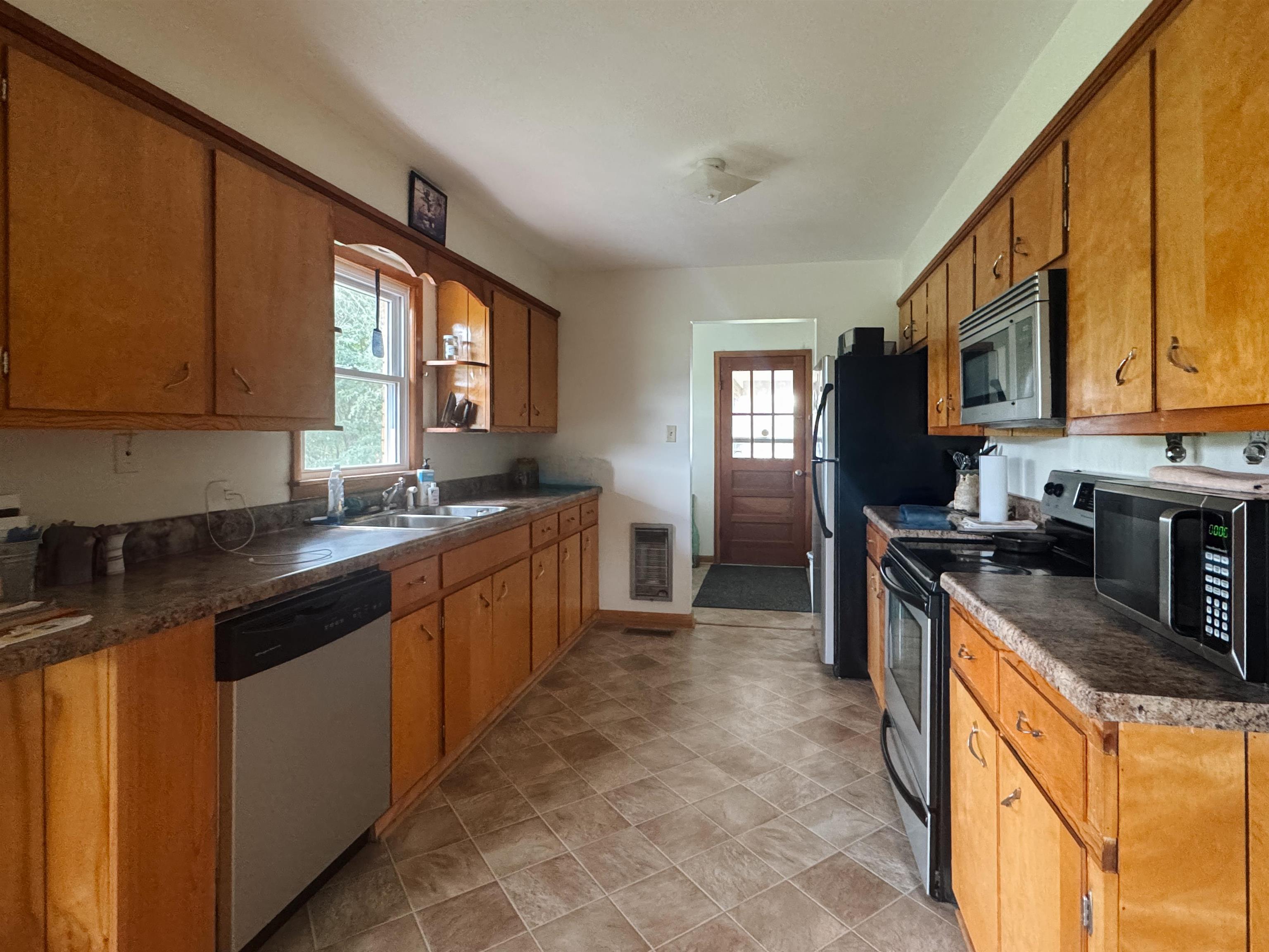 223 Walnut St, Centertown, Kentucky 42328, 2 Bedrooms Bedrooms, ,1 BathroomBathrooms,Single Family Residence,For Sale,Walnut St,92919