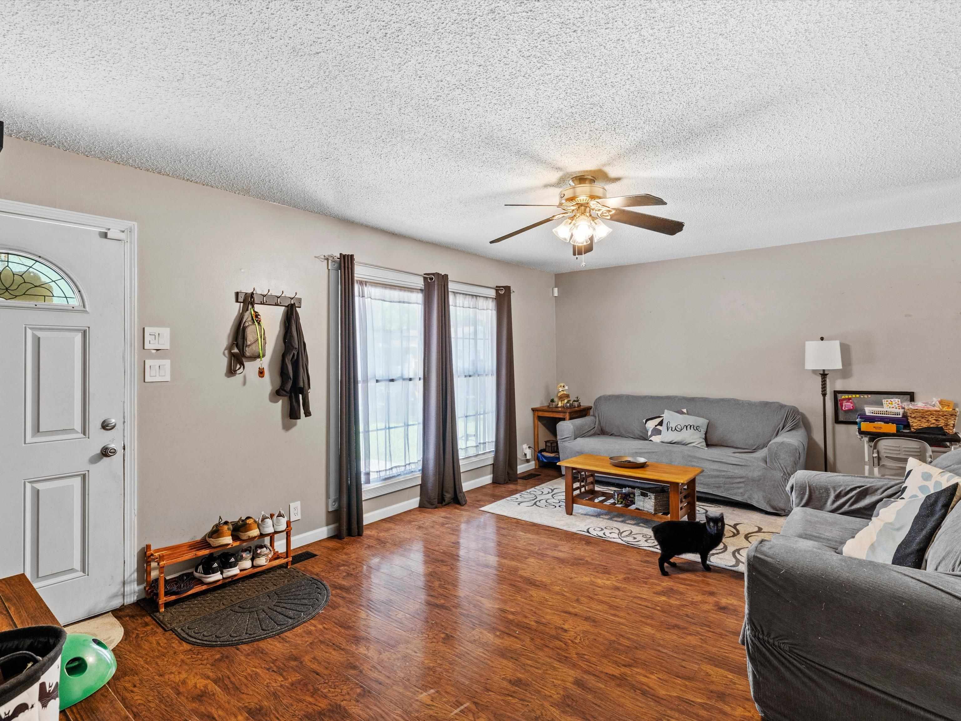 125 Cortez, CHANDLER, Indiana 47610, 5 Bedrooms Bedrooms, ,2 BathroomsBathrooms,Single Family Residence,For Sale,Cortez,92920