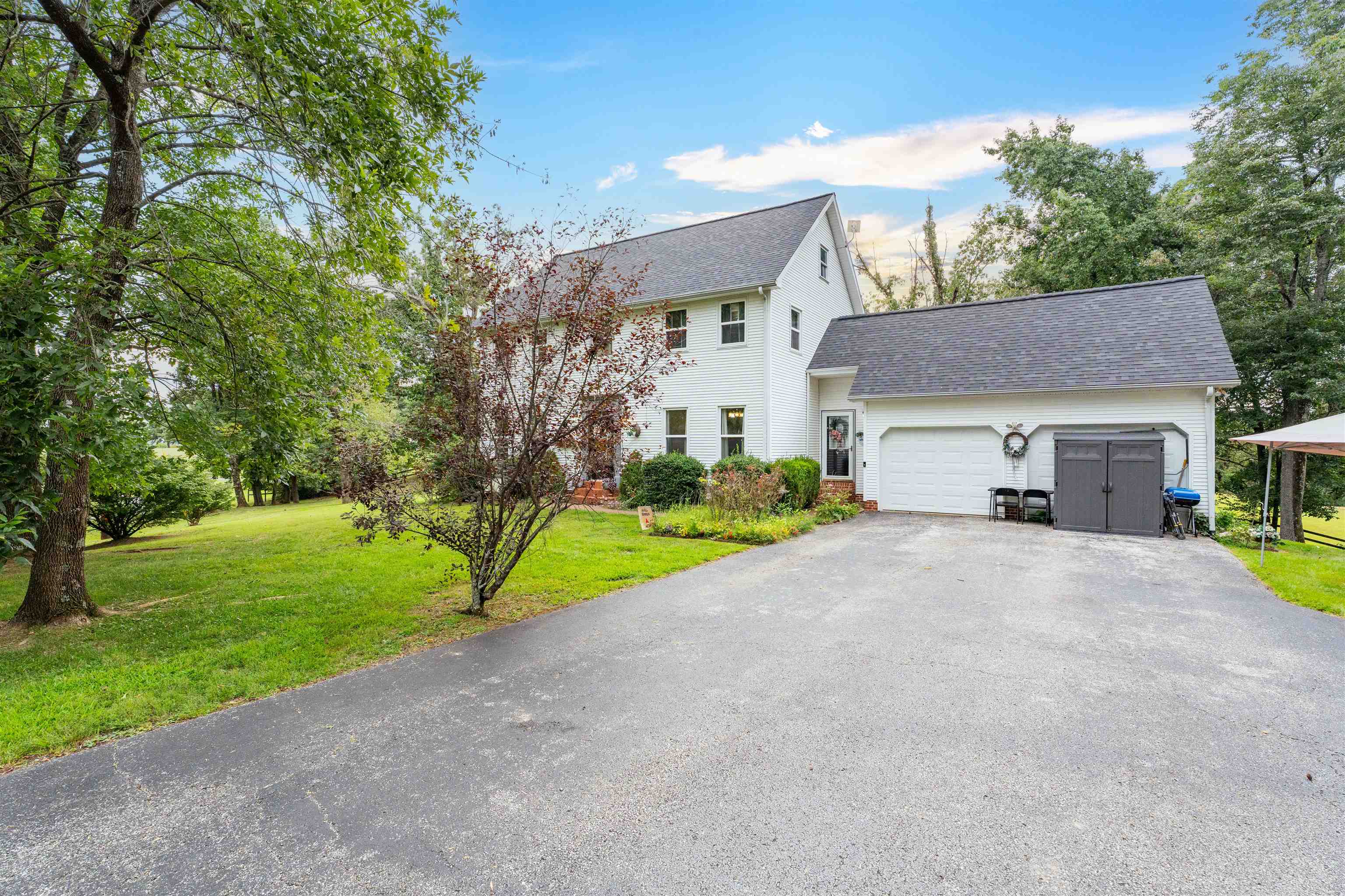 1699 Country Club Lane, Hartford, Kentucky 42347, 4 Bedrooms Bedrooms, ,2 BathroomsBathrooms,Single Family Residence,For Sale,Country Club Lane,92927