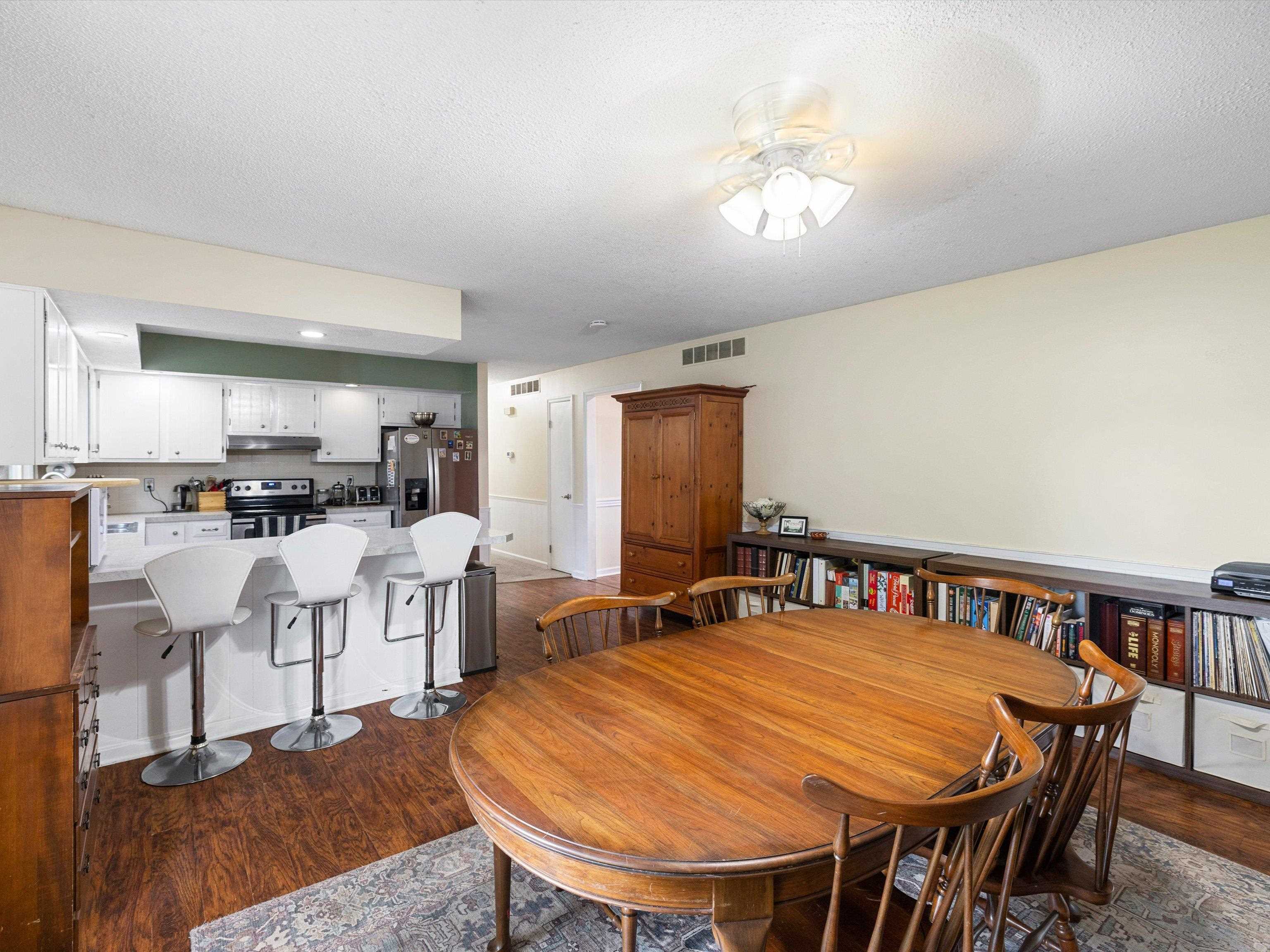 1036 Ernest Ln, Henderson, Kentucky 42420, 3 Bedrooms Bedrooms, ,1 BathroomBathrooms,Ranch,For Sale,Ernest Ln,92928