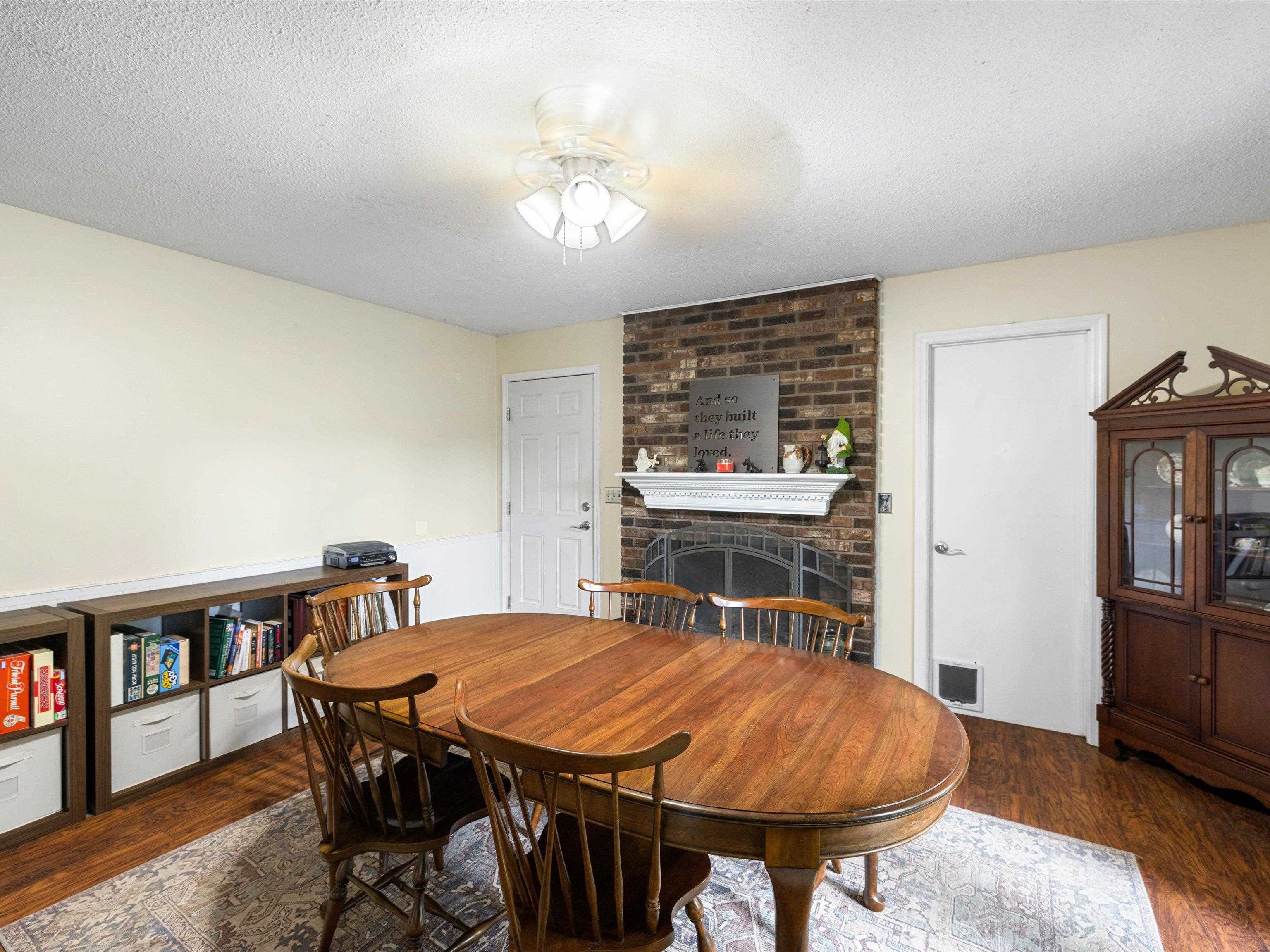 1036 Ernest Ln, Henderson, Kentucky 42420, 3 Bedrooms Bedrooms, ,1 BathroomBathrooms,Ranch,For Sale,Ernest Ln,92928