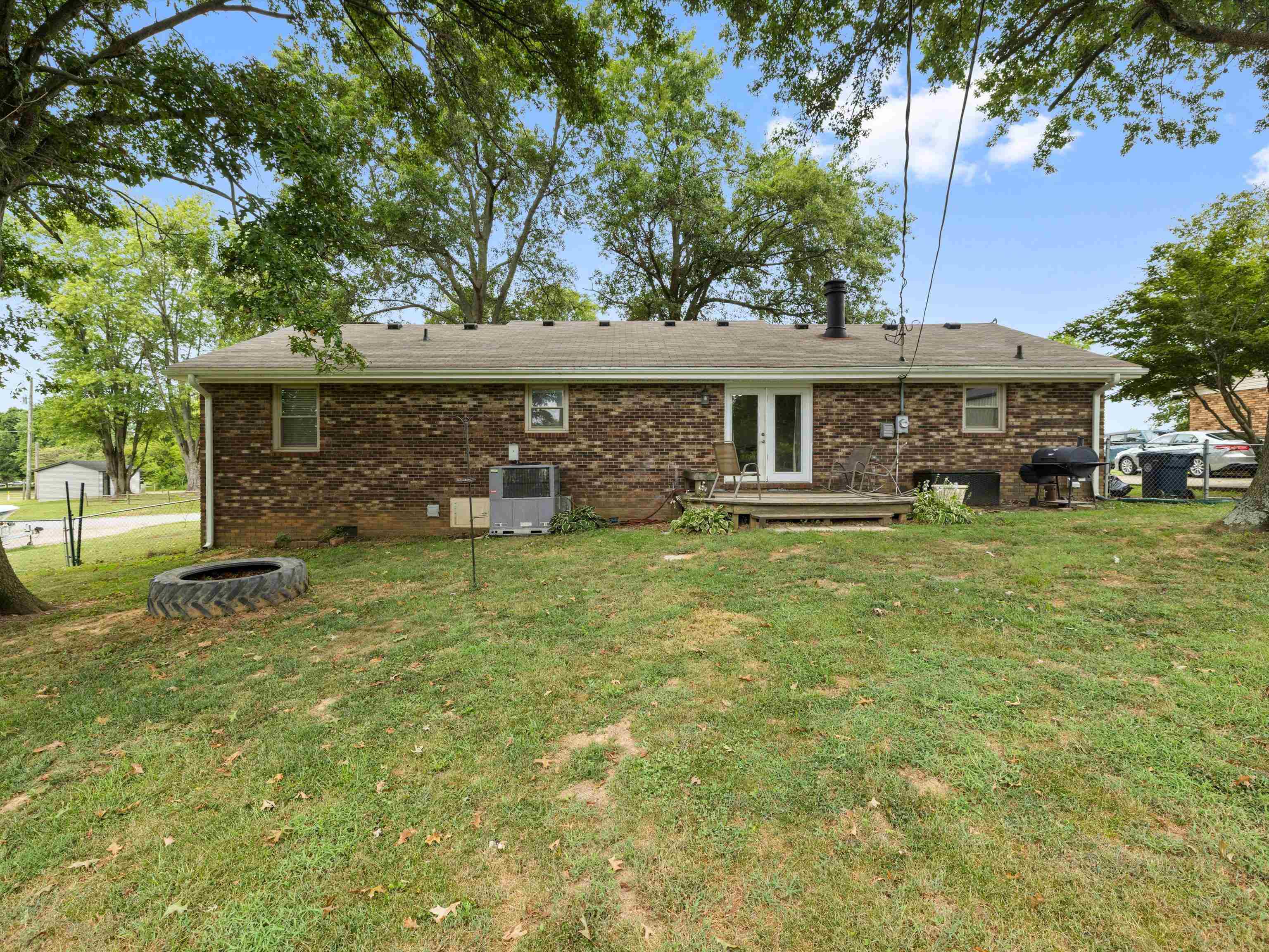 1036 Ernest Ln, Henderson, Kentucky 42420, 3 Bedrooms Bedrooms, ,1 BathroomBathrooms,Ranch,For Sale,Ernest Ln,92928