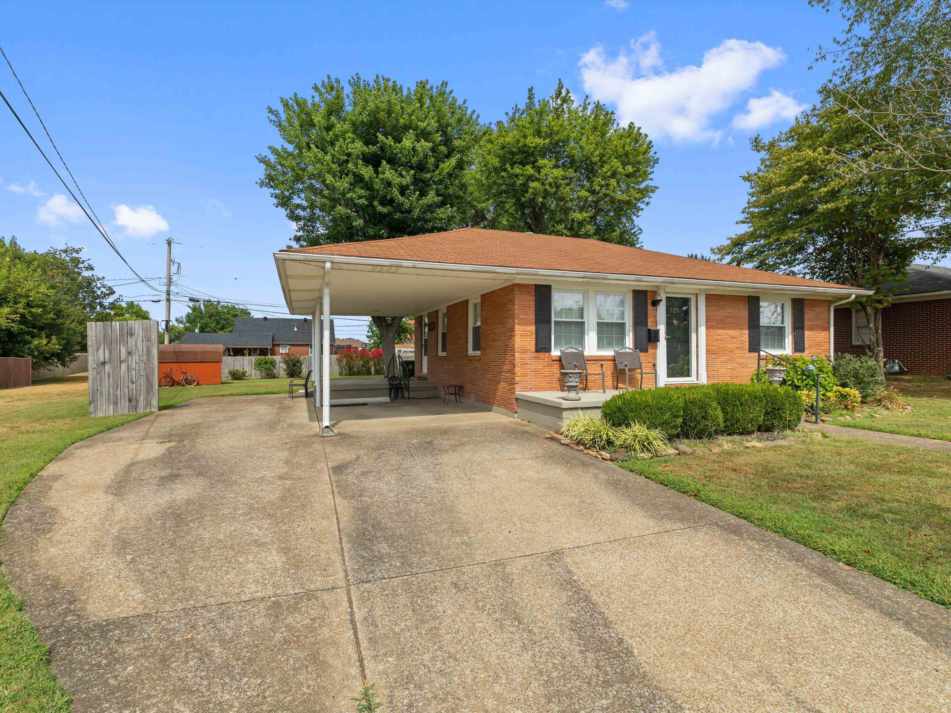 725 Canterbury Rd, Owensboro, Kentucky 42303, 2 Bedrooms Bedrooms, ,1 BathroomBathrooms,Single Family Residence,For Sale,Canterbury Rd,92930