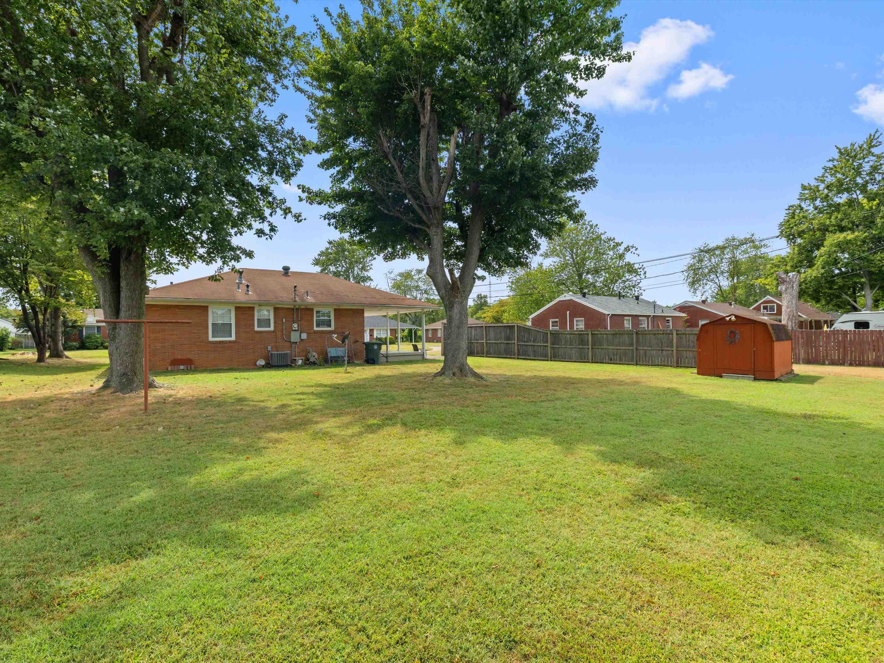 725 Canterbury Rd, Owensboro, Kentucky 42303, 2 Bedrooms Bedrooms, ,1 BathroomBathrooms,Single Family Residence,For Sale,Canterbury Rd,92930