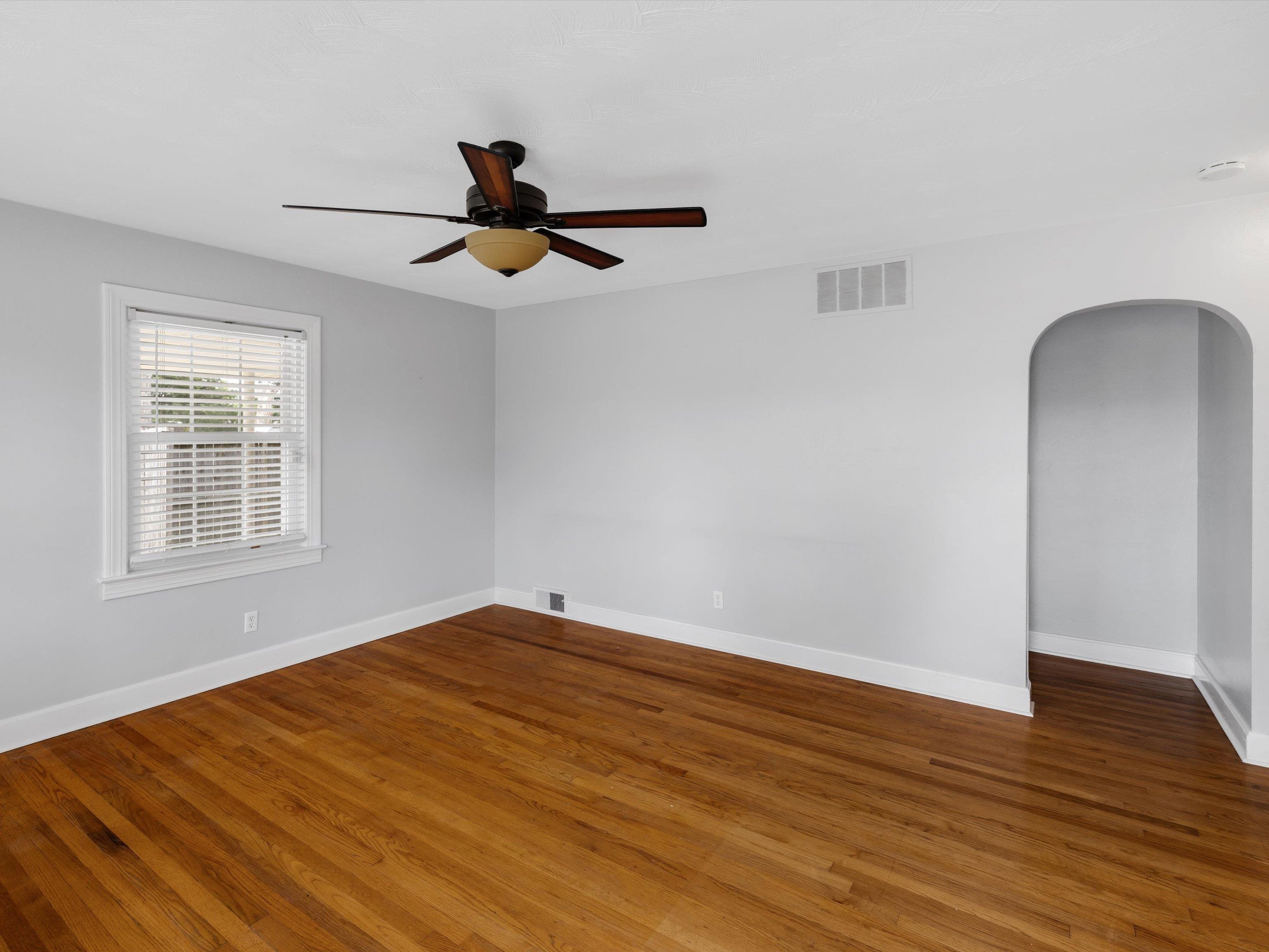 725 Canterbury Rd, Owensboro, Kentucky 42303, 2 Bedrooms Bedrooms, ,1 BathroomBathrooms,Single Family Residence,For Sale,Canterbury Rd,92930