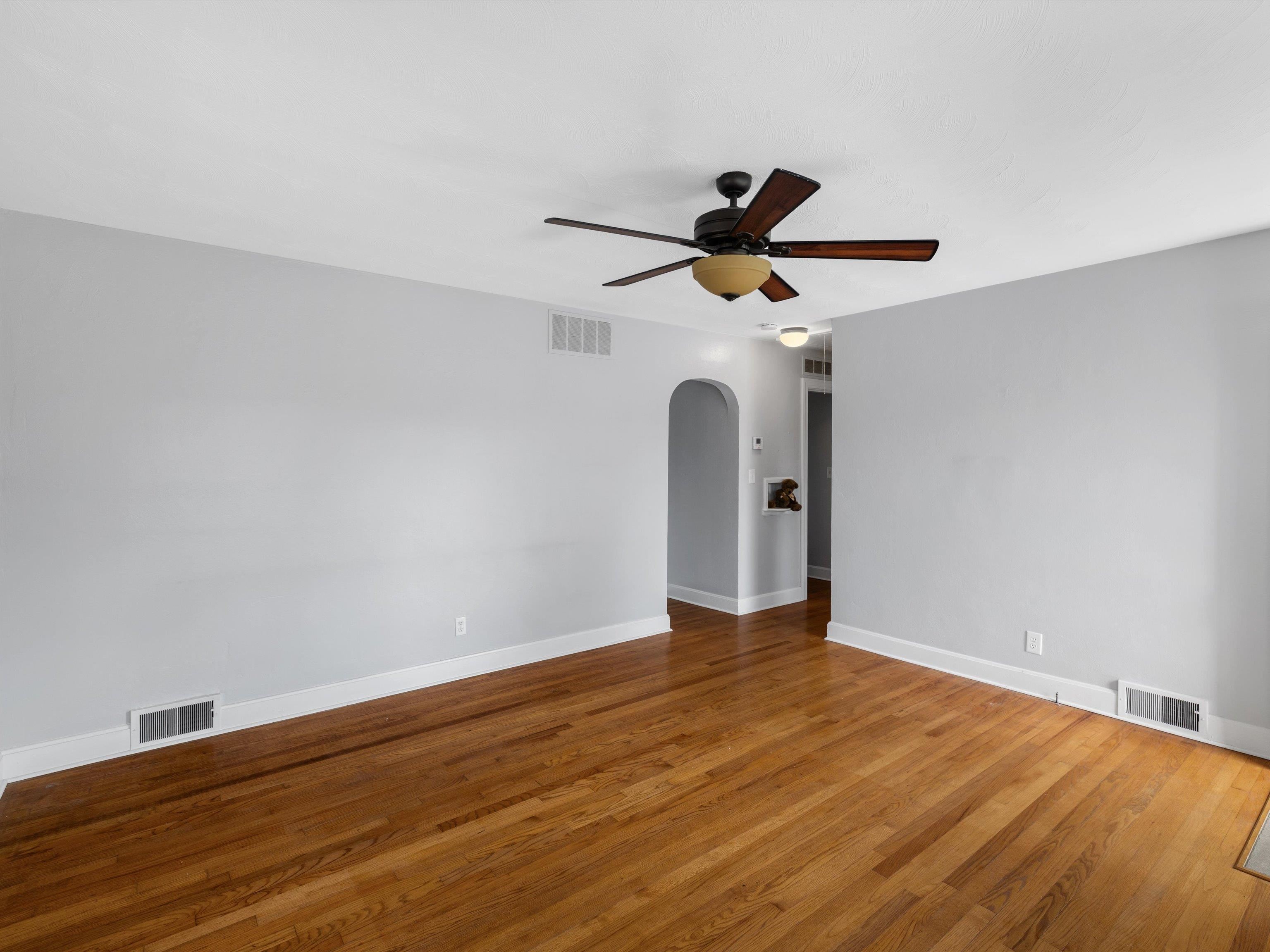 725 Canterbury Rd, Owensboro, Kentucky 42303, 2 Bedrooms Bedrooms, ,1 BathroomBathrooms,Single Family Residence,For Sale,Canterbury Rd,92930