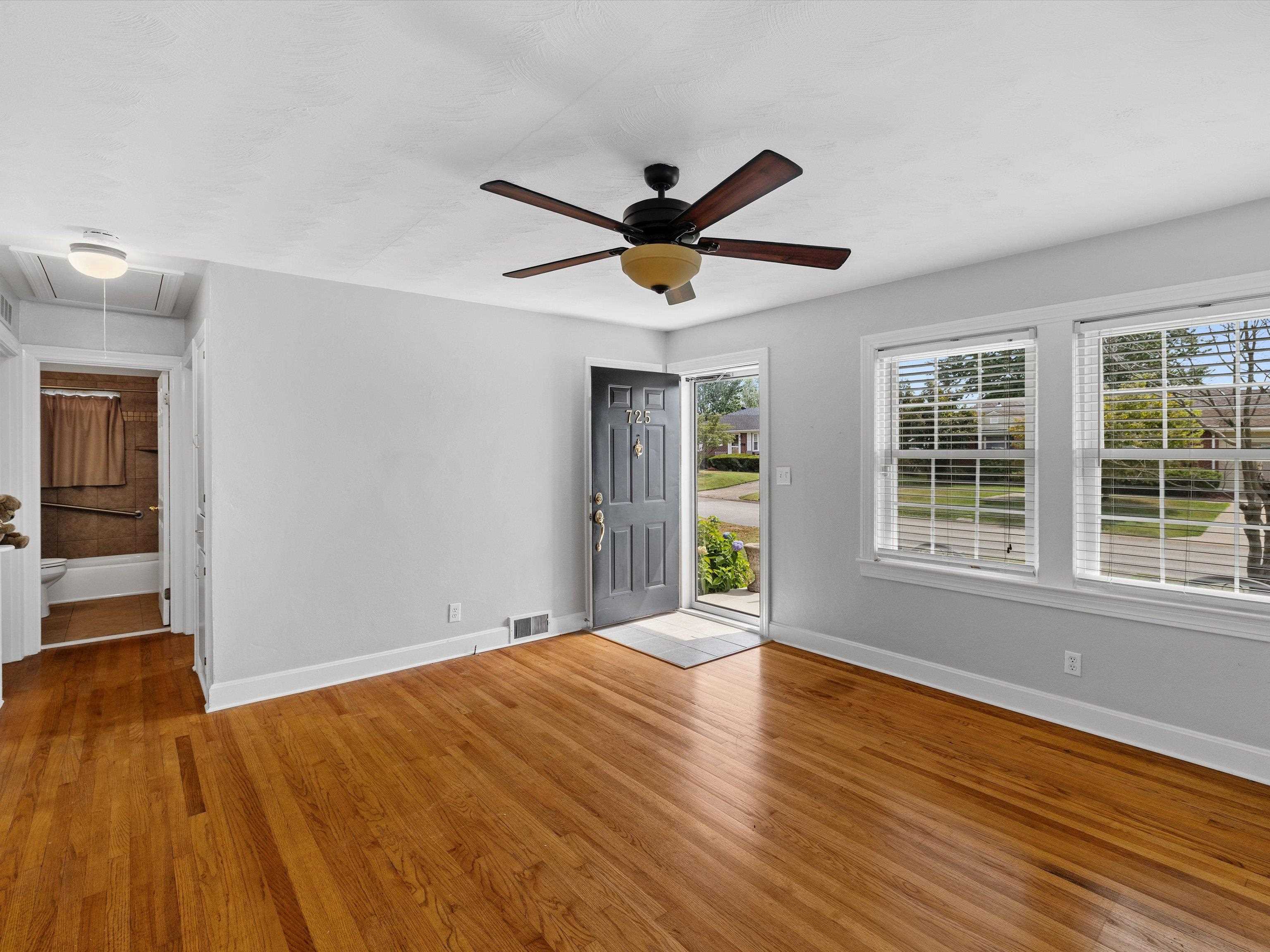 725 Canterbury Rd, Owensboro, Kentucky 42303, 2 Bedrooms Bedrooms, ,1 BathroomBathrooms,Single Family Residence,For Sale,Canterbury Rd,92930