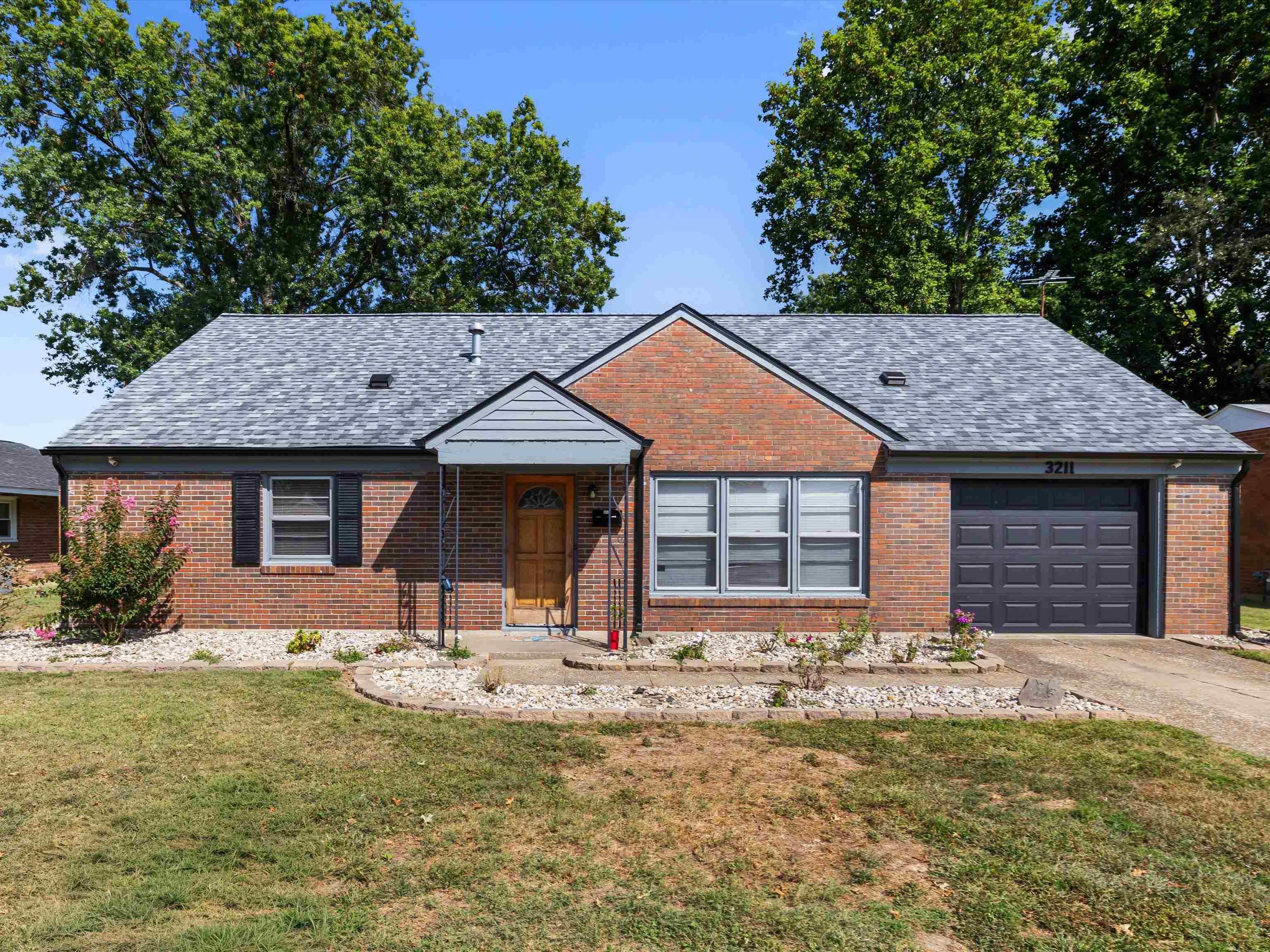 3211 Chickasaw Drive, Owensboro, Kentucky 43201, 4 Bedrooms Bedrooms, ,2 BathroomsBathrooms,Single Family Residence,For Sale,Chickasaw Drive,92931