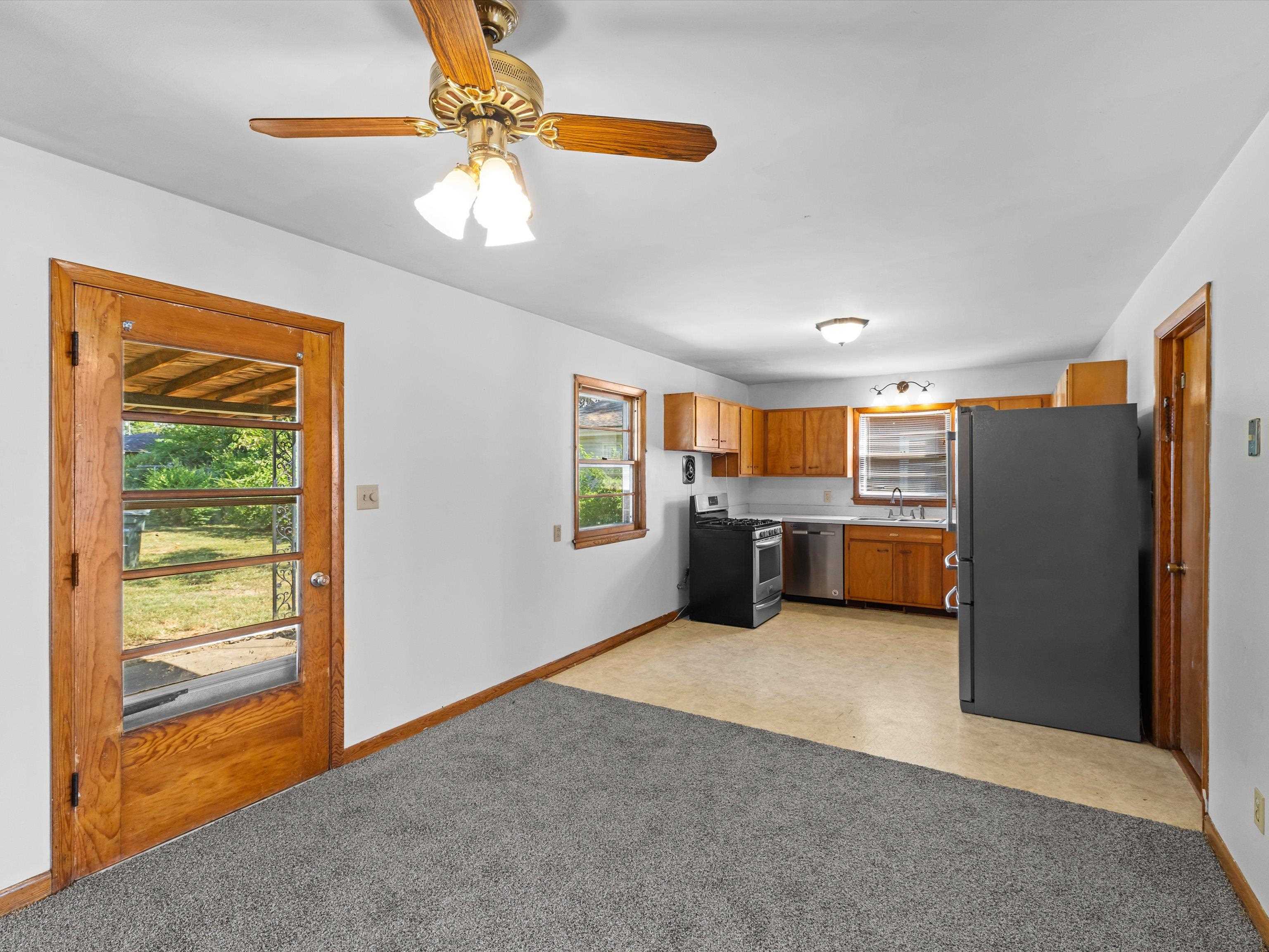 3211 Chickasaw Drive, Owensboro, Kentucky 43201, 4 Bedrooms Bedrooms, ,2 BathroomsBathrooms,Single Family Residence,For Sale,Chickasaw Drive,92931