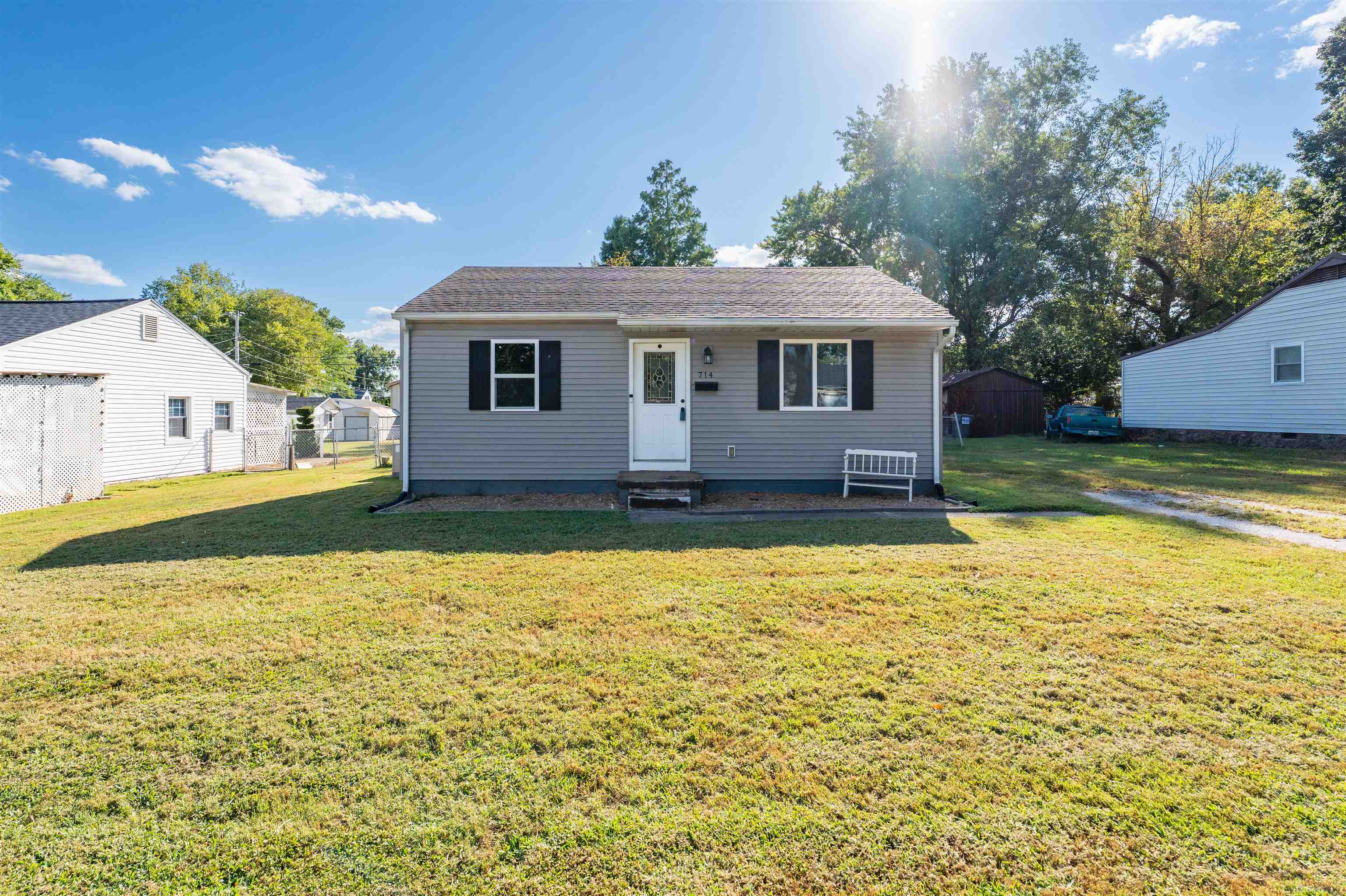 714 Glenn Ct., Owensboro, Kentucky 42303, 2 Bedrooms Bedrooms, ,1 BathroomBathrooms,Single Family Residence,For Sale,Glenn Ct.,92933