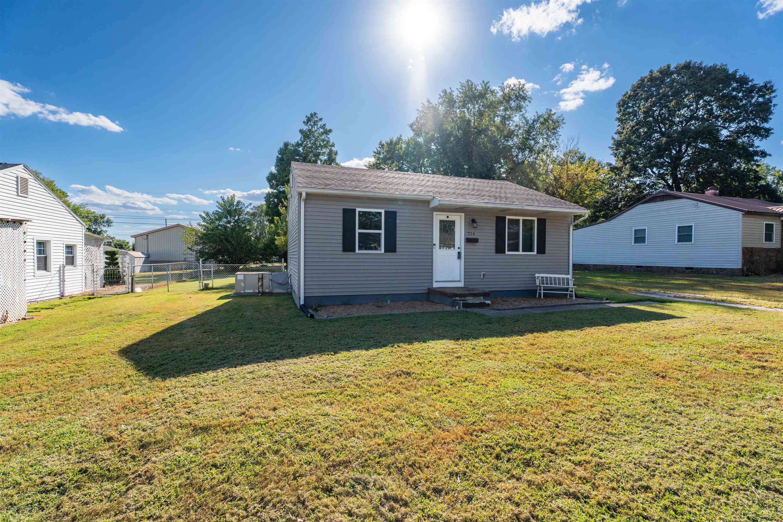 714 Glenn Ct., Owensboro, Kentucky 42303, 2 Bedrooms Bedrooms, ,1 BathroomBathrooms,Single Family Residence,For Sale,Glenn Ct.,92933