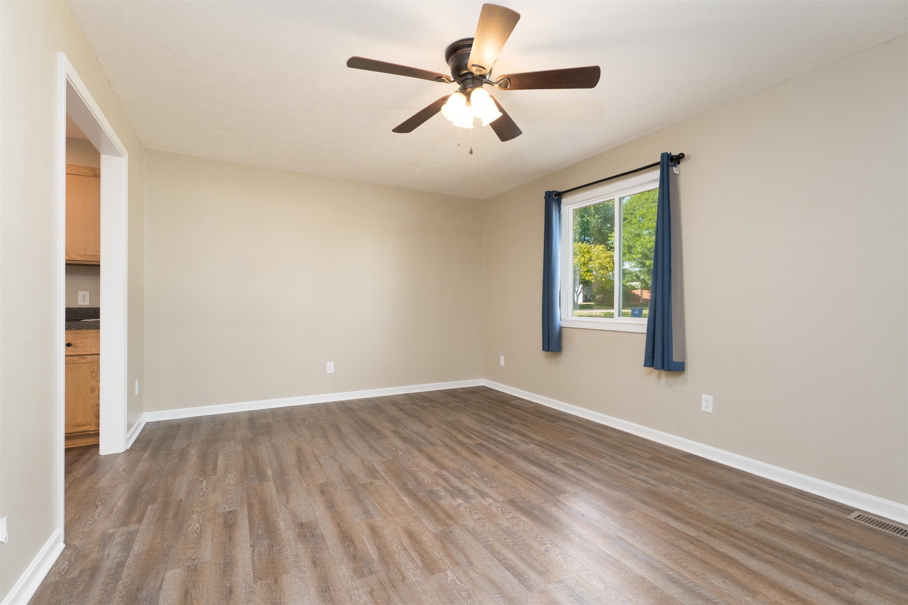 714 Glenn Ct., Owensboro, Kentucky 42303, 2 Bedrooms Bedrooms, ,1 BathroomBathrooms,Single Family Residence,For Sale,Glenn Ct.,92933