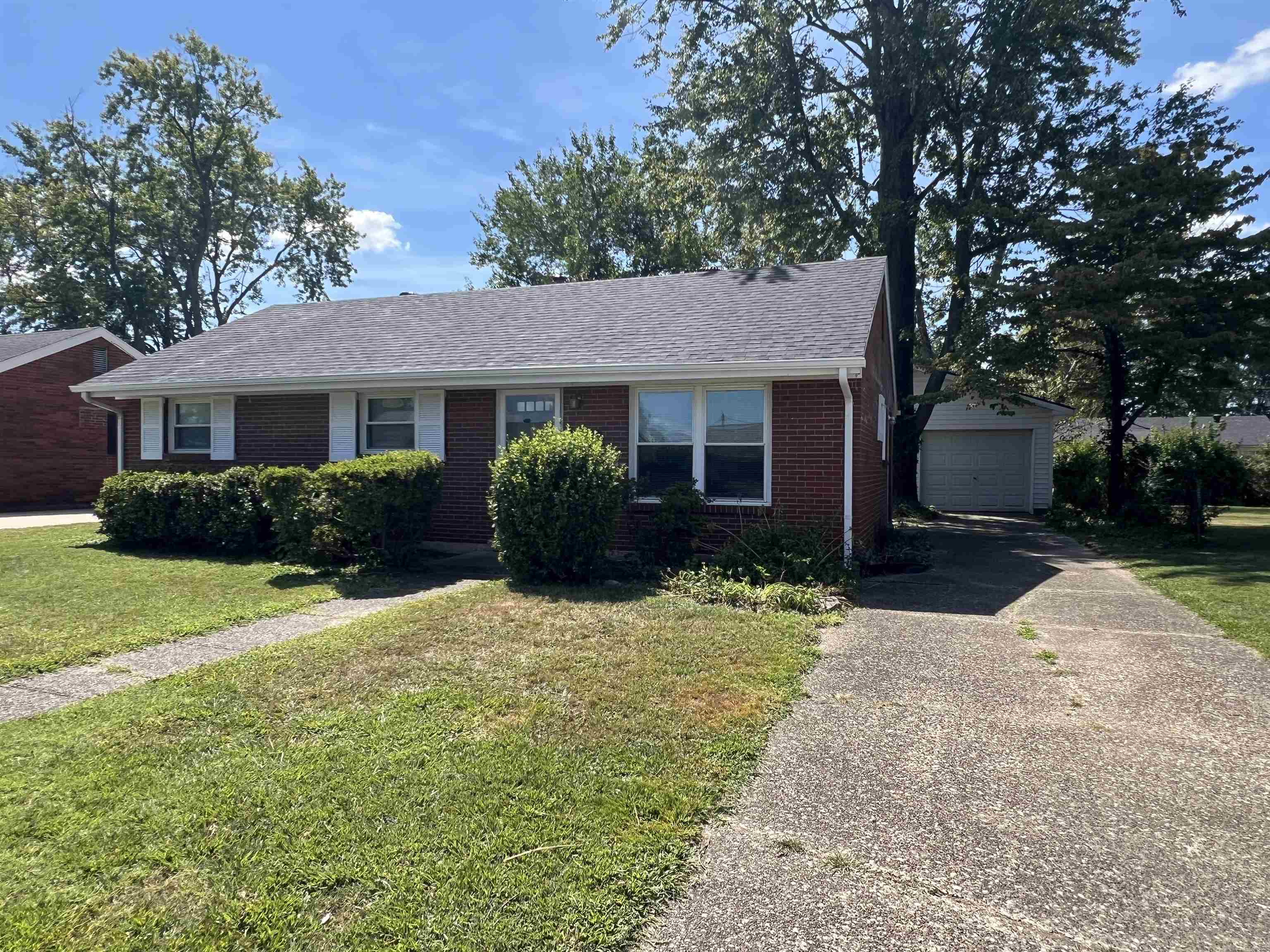 224 Longfellow, Owensboro, Kentucky 42303, 3 Bedrooms Bedrooms, ,1 BathroomBathrooms,Single Family Residence,For Sale,Longfellow,92936