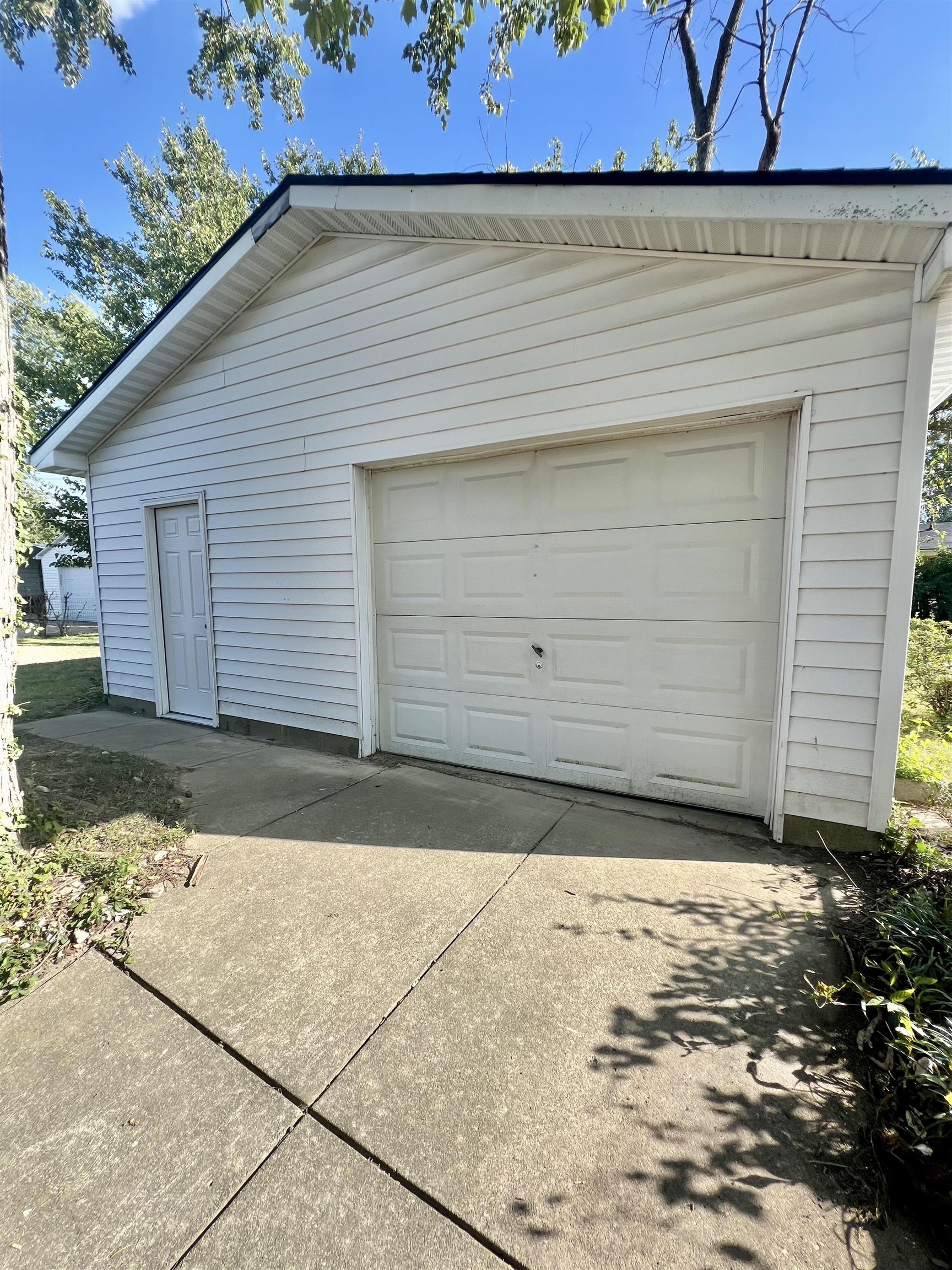 224 Longfellow, Owensboro, Kentucky 42303, 3 Bedrooms Bedrooms, ,1 BathroomBathrooms,Single Family Residence,For Sale,Longfellow,92936