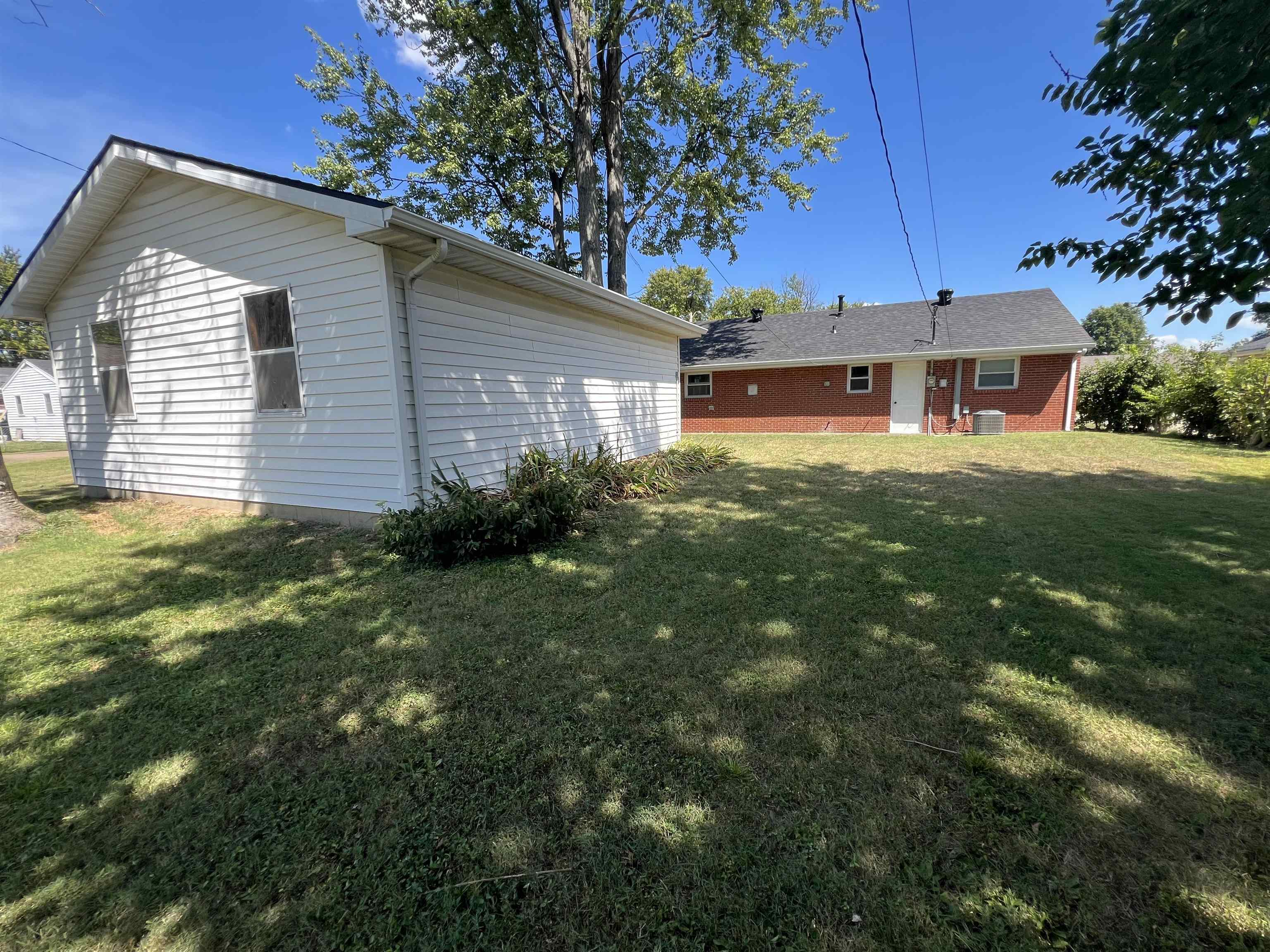 224 Longfellow, Owensboro, Kentucky 42303, 3 Bedrooms Bedrooms, ,1 BathroomBathrooms,Single Family Residence,For Sale,Longfellow,92936