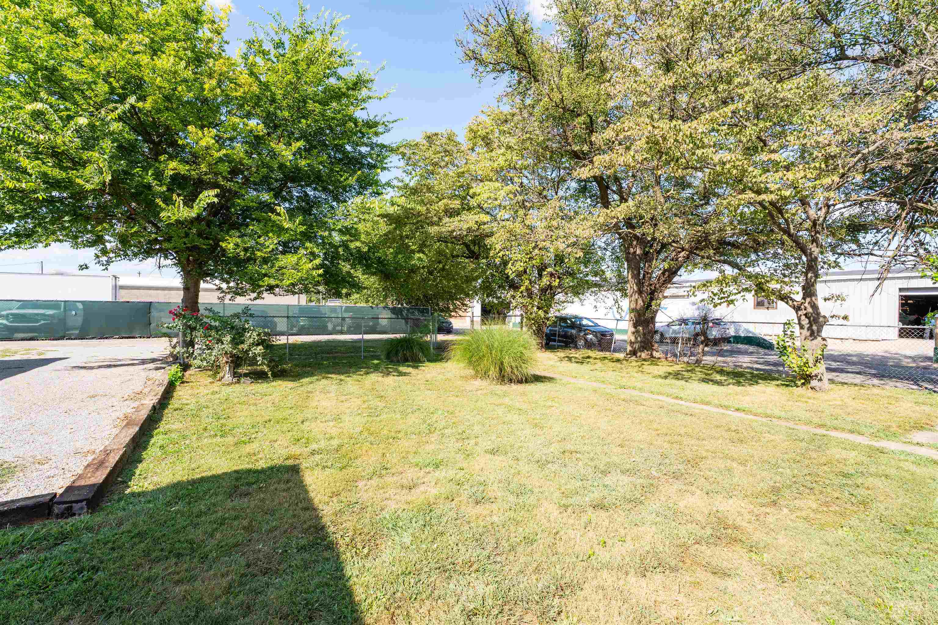 1101 W 11th Street, Owensboro, Kentucky 42301, 1 Bedroom Bedrooms, ,1 BathroomBathrooms,Single Family Residence,For Sale,W 11th Street,92939