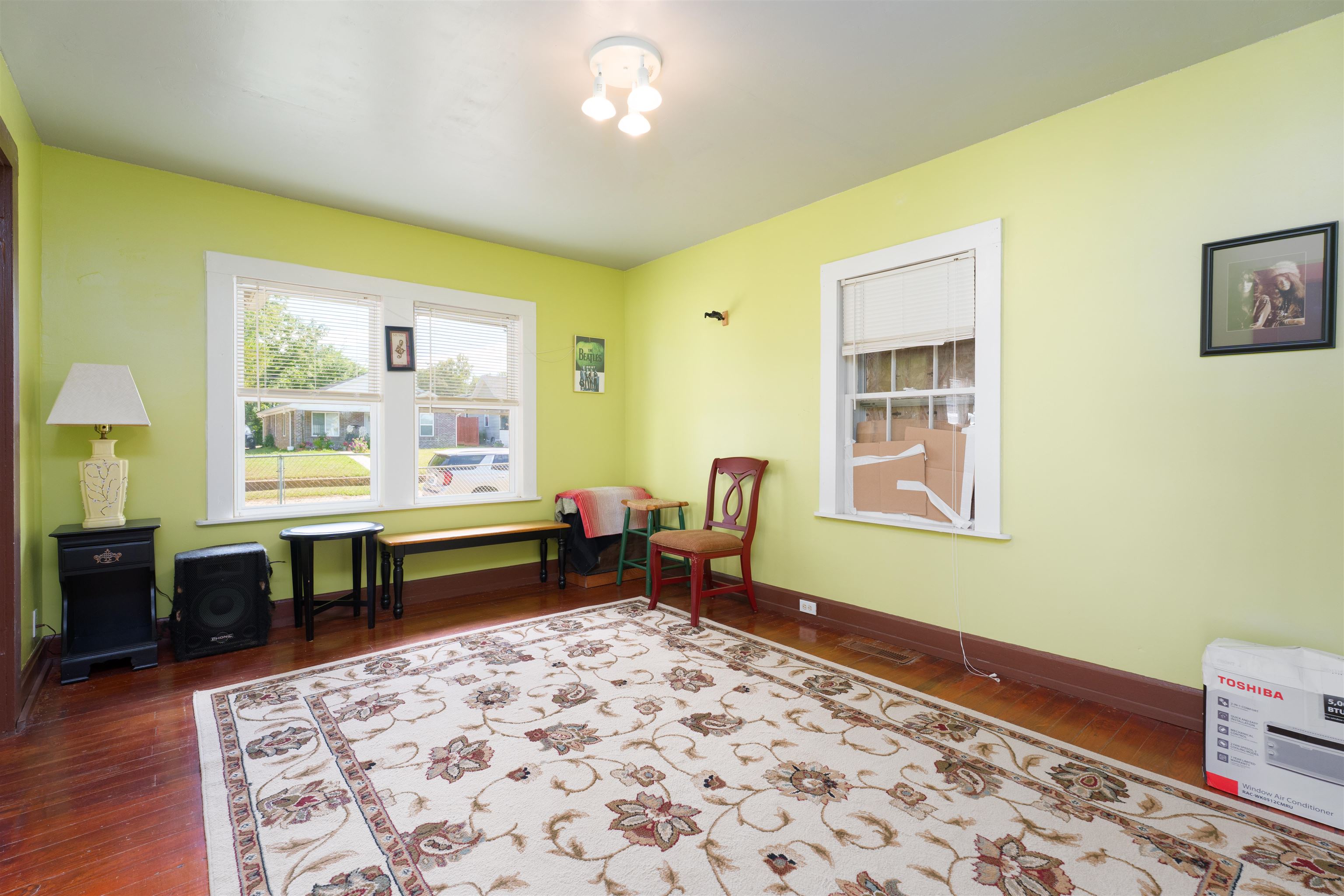 1101 W 11th Street, Owensboro, Kentucky 42301, 1 Bedroom Bedrooms, ,1 BathroomBathrooms,Single Family Residence,For Sale,W 11th Street,92939
