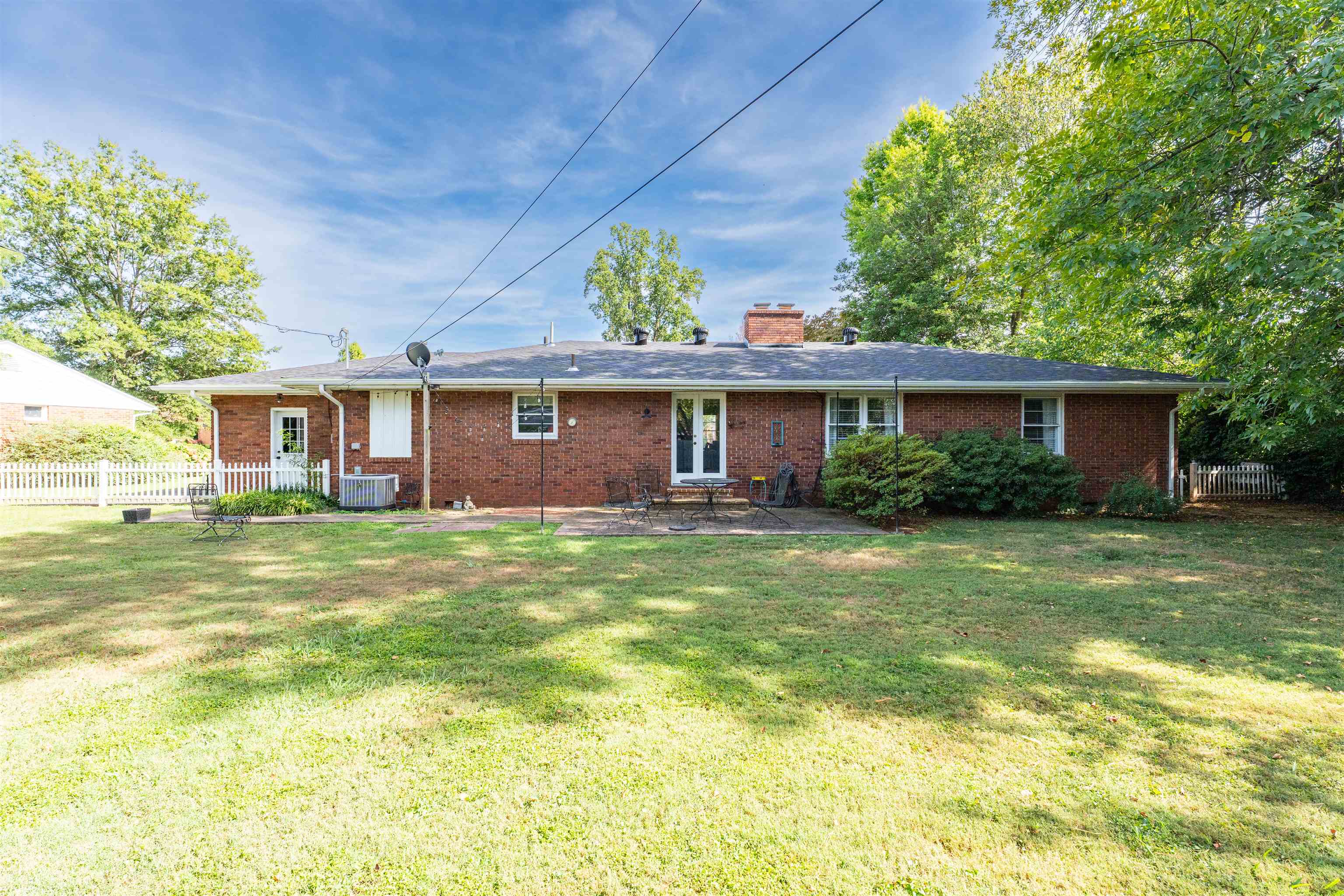 2219 Griffith Avenue, Owensboro, Kentucky 42301, 4 Bedrooms Bedrooms, ,2 BathroomsBathrooms,Single Family Residence,For Sale,Griffith Avenue,92948