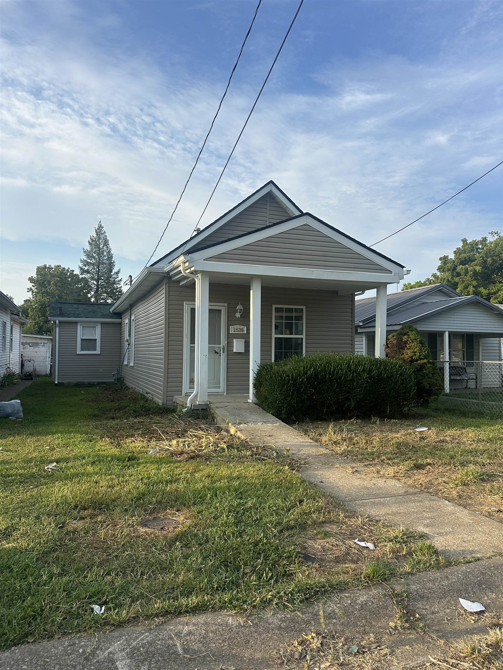 1536 20th St, Owensboro, Kentucky 42303, 2 Bedrooms Bedrooms, ,1 BathroomBathrooms,Single Family Residence,For Sale,20th St,92956