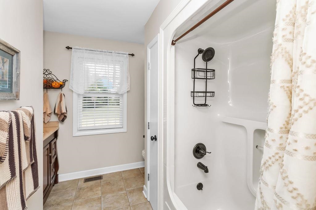 2909 Pleasant Heights Lane, Owensboro, Kentucky 42303, 4 Bedrooms Bedrooms, ,2 BathroomsBathrooms,Single Family Residence,For Sale,Pleasant Heights Lane,92962