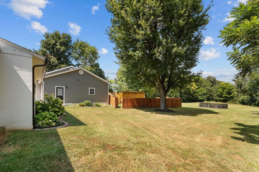 2909 Pleasant Heights Lane, Owensboro, Kentucky 42303, 4 Bedrooms Bedrooms, ,2 BathroomsBathrooms,Single Family Residence,For Sale,Pleasant Heights Lane,92962