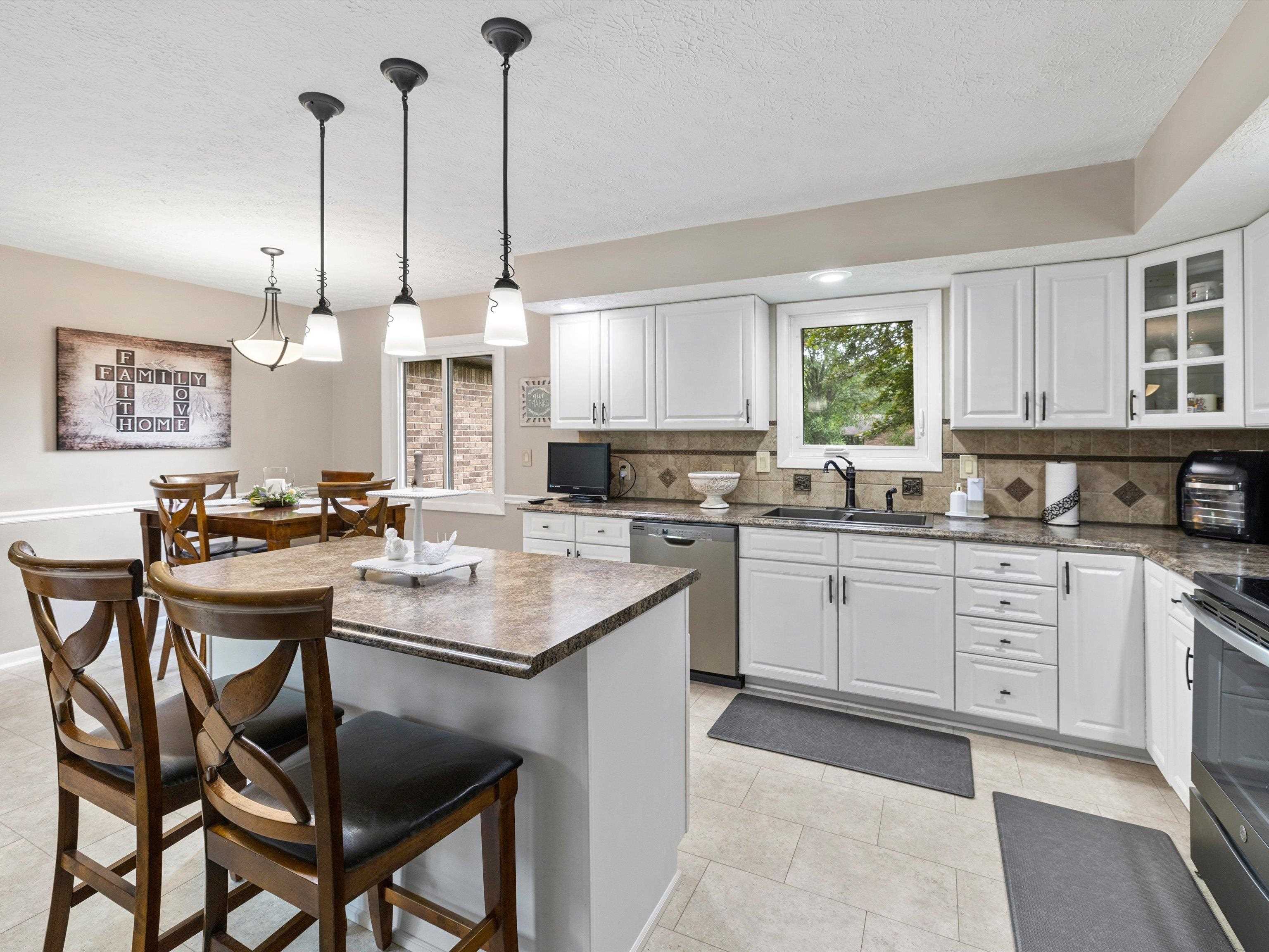 1644 John Pate Rd, Lewisport, Kentucky 42351, 3 Bedrooms Bedrooms, ,3 BathroomsBathrooms,Single Family Residence,For Sale,John Pate Rd,92963