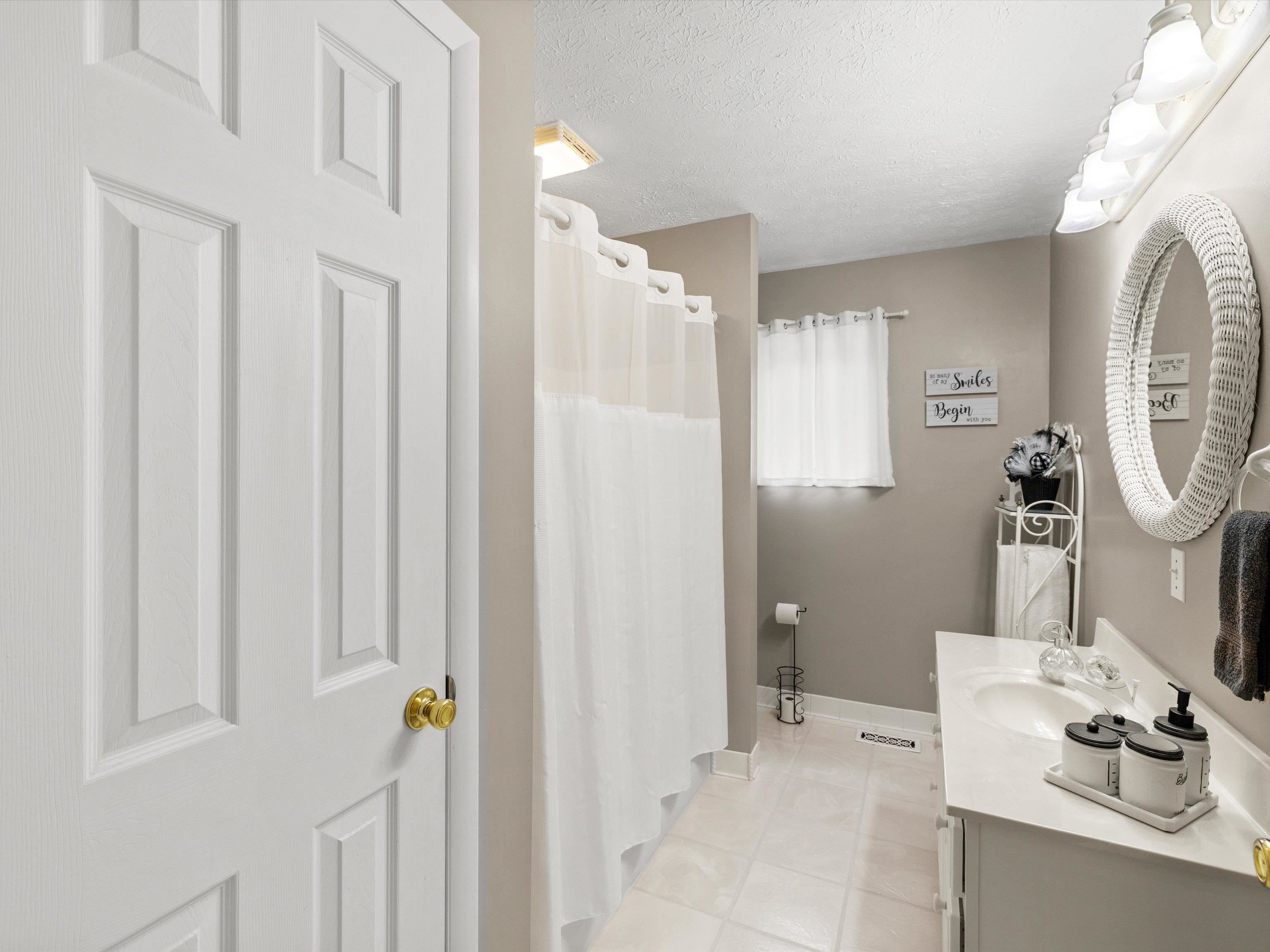 1644 John Pate Rd, Lewisport, Kentucky 42351, 3 Bedrooms Bedrooms, ,3 BathroomsBathrooms,Single Family Residence,For Sale,John Pate Rd,92963