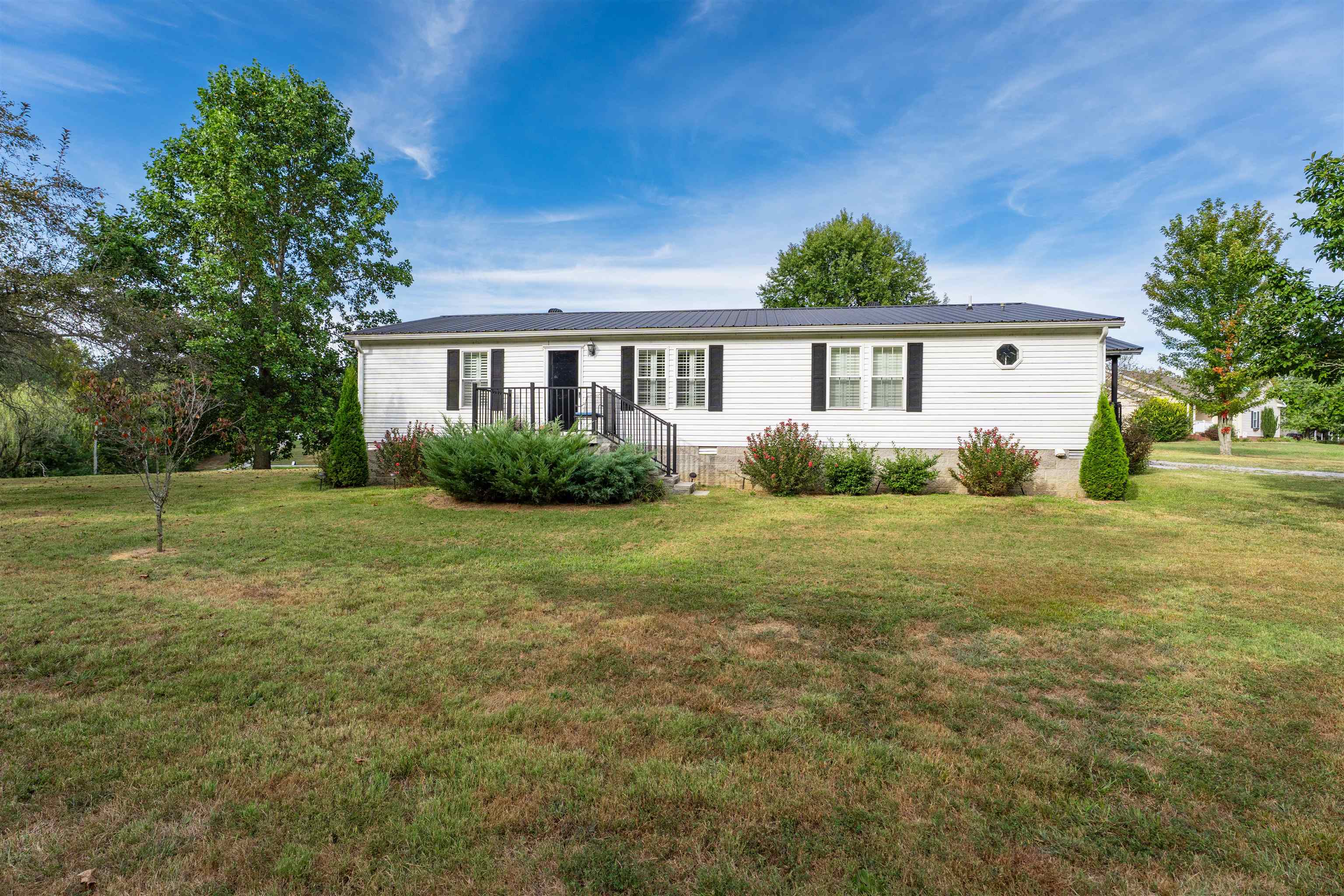 900 Nuckols Old Buck Creek Church Rd, Calhoun, Kentucky 42327, 3 Bedrooms Bedrooms, ,2 BathroomsBathrooms,Single Family Residence,For Sale,Nuckols Old Buck Creek Church Rd,92965