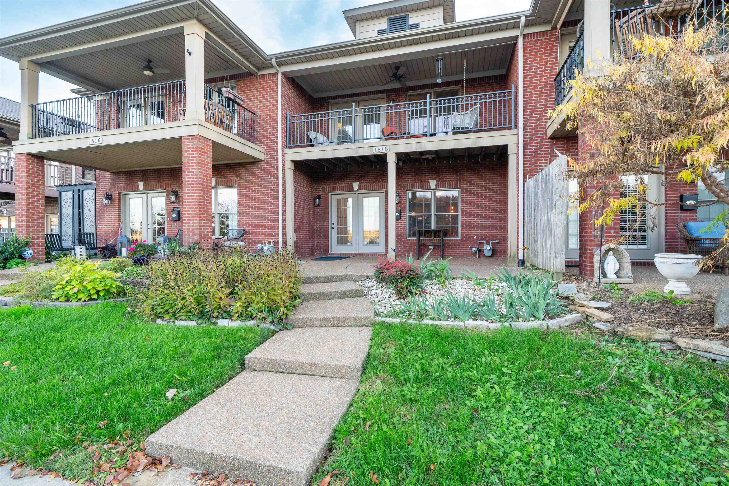 1618 Lock Ave, Owensboro, Kentucky 42301, 3 Bedrooms Bedrooms, ,2 BathroomsBathrooms,Townhouse,For Sale,Lock Ave,92968