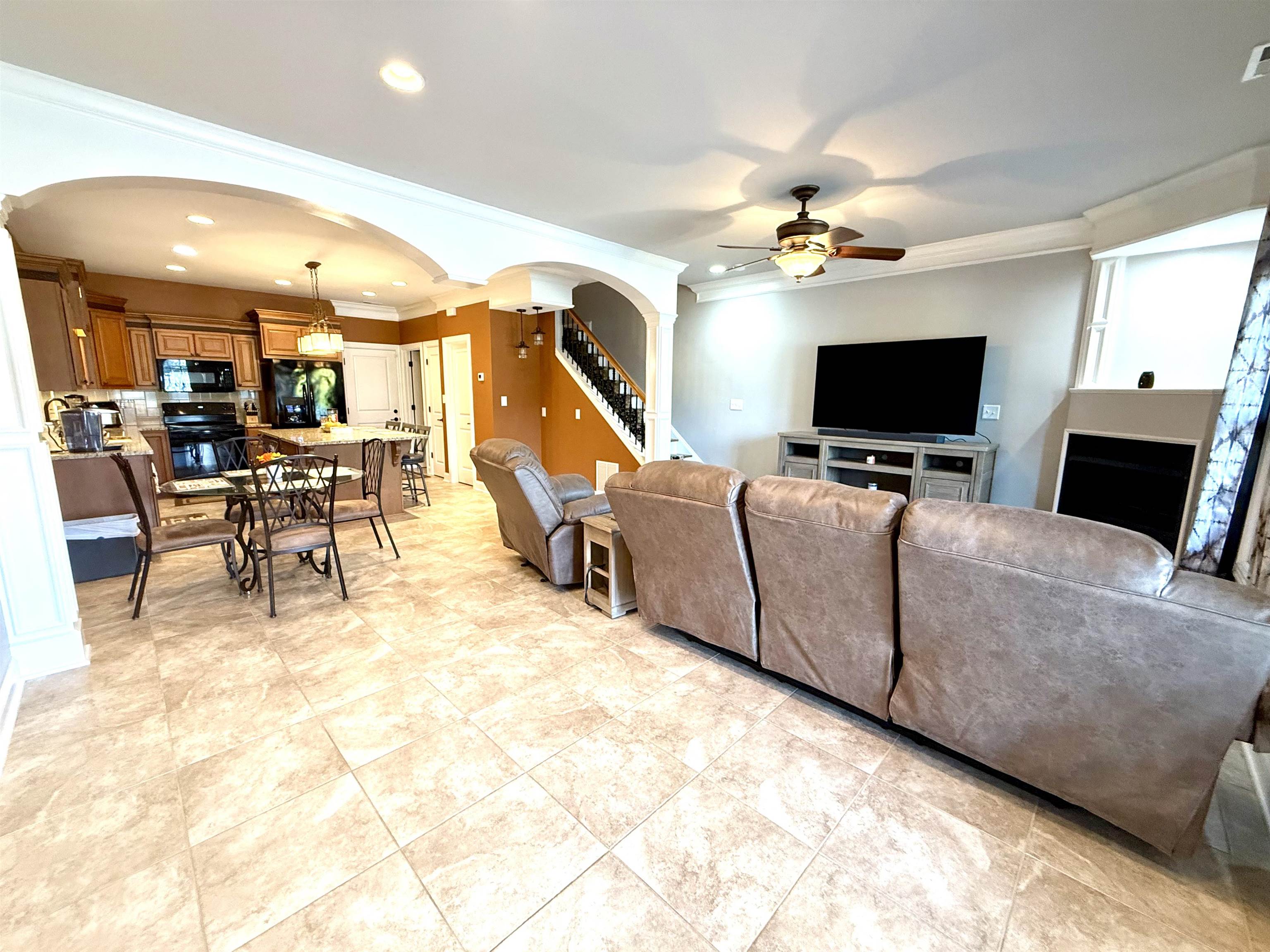 1618 Lock Ave, Owensboro, Kentucky 42301, 3 Bedrooms Bedrooms, ,2 BathroomsBathrooms,Townhouse,For Sale,Lock Ave,92968