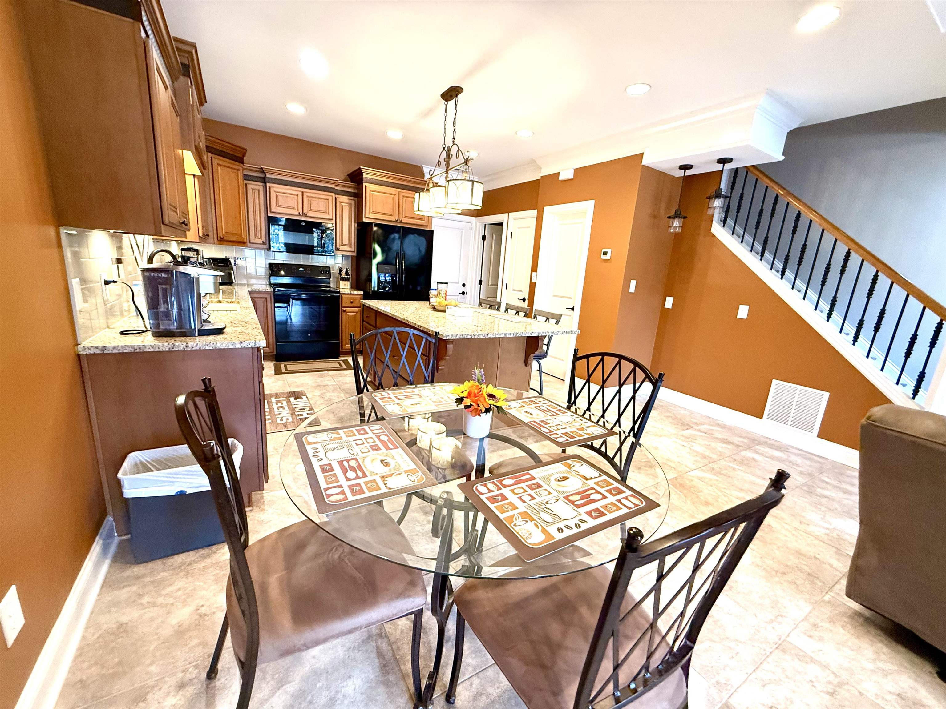 1618 Lock Ave, Owensboro, Kentucky 42301, 3 Bedrooms Bedrooms, ,2 BathroomsBathrooms,Townhouse,For Sale,Lock Ave,92968