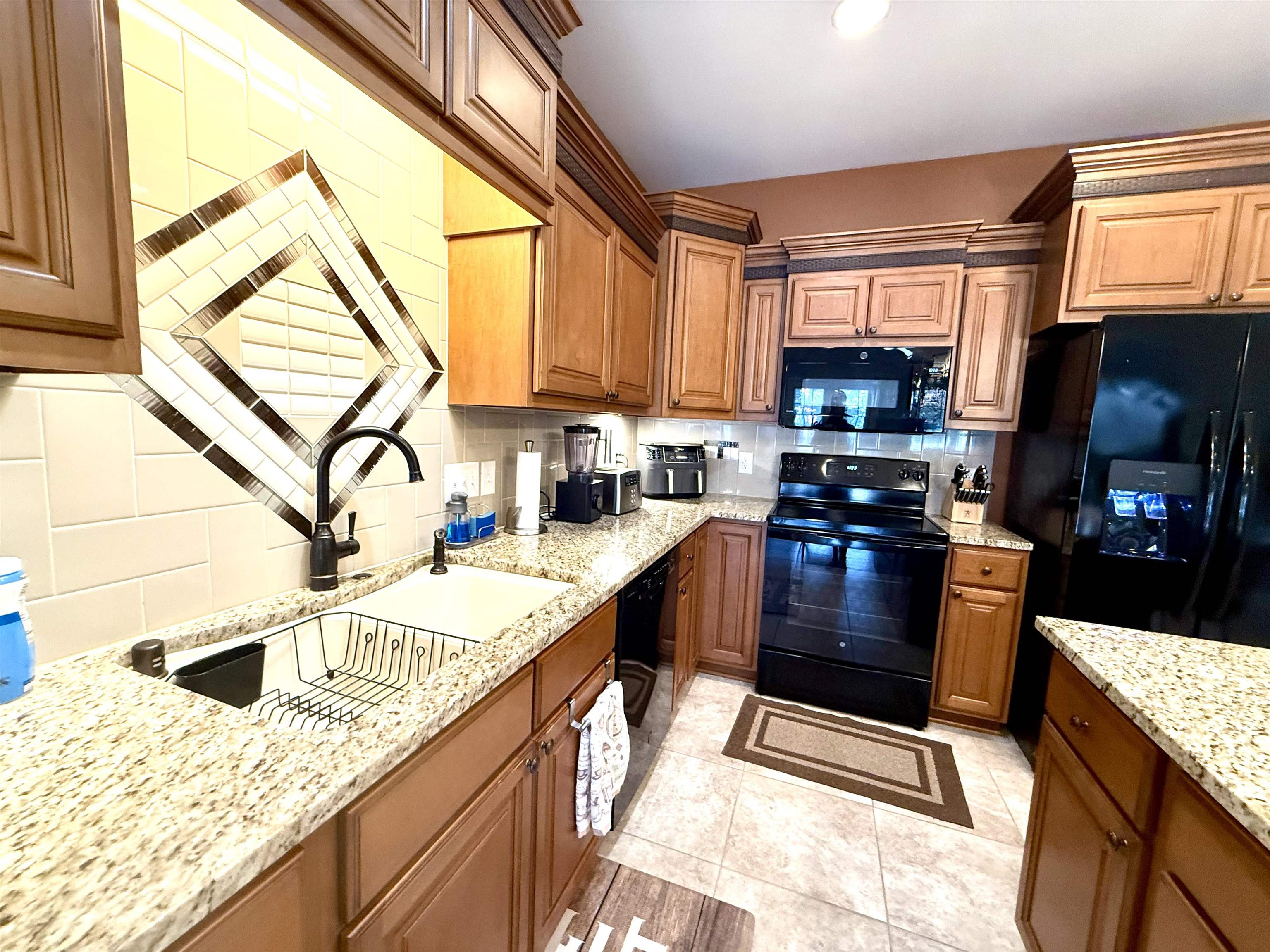 1618 Lock Ave, Owensboro, Kentucky 42301, 3 Bedrooms Bedrooms, ,2 BathroomsBathrooms,Townhouse,For Sale,Lock Ave,92968