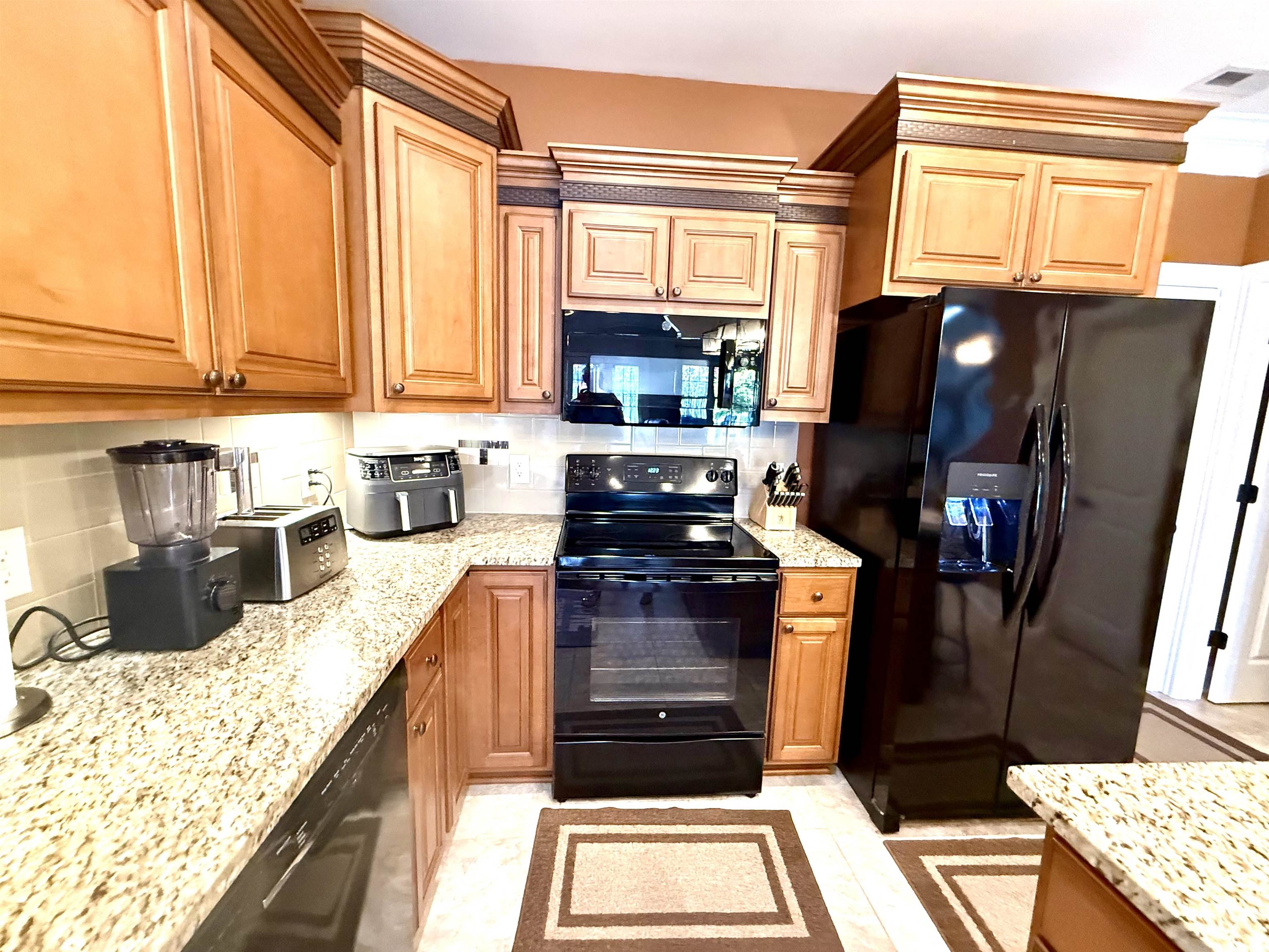 1618 Lock Ave, Owensboro, Kentucky 42301, 3 Bedrooms Bedrooms, ,2 BathroomsBathrooms,Townhouse,For Sale,Lock Ave,92968