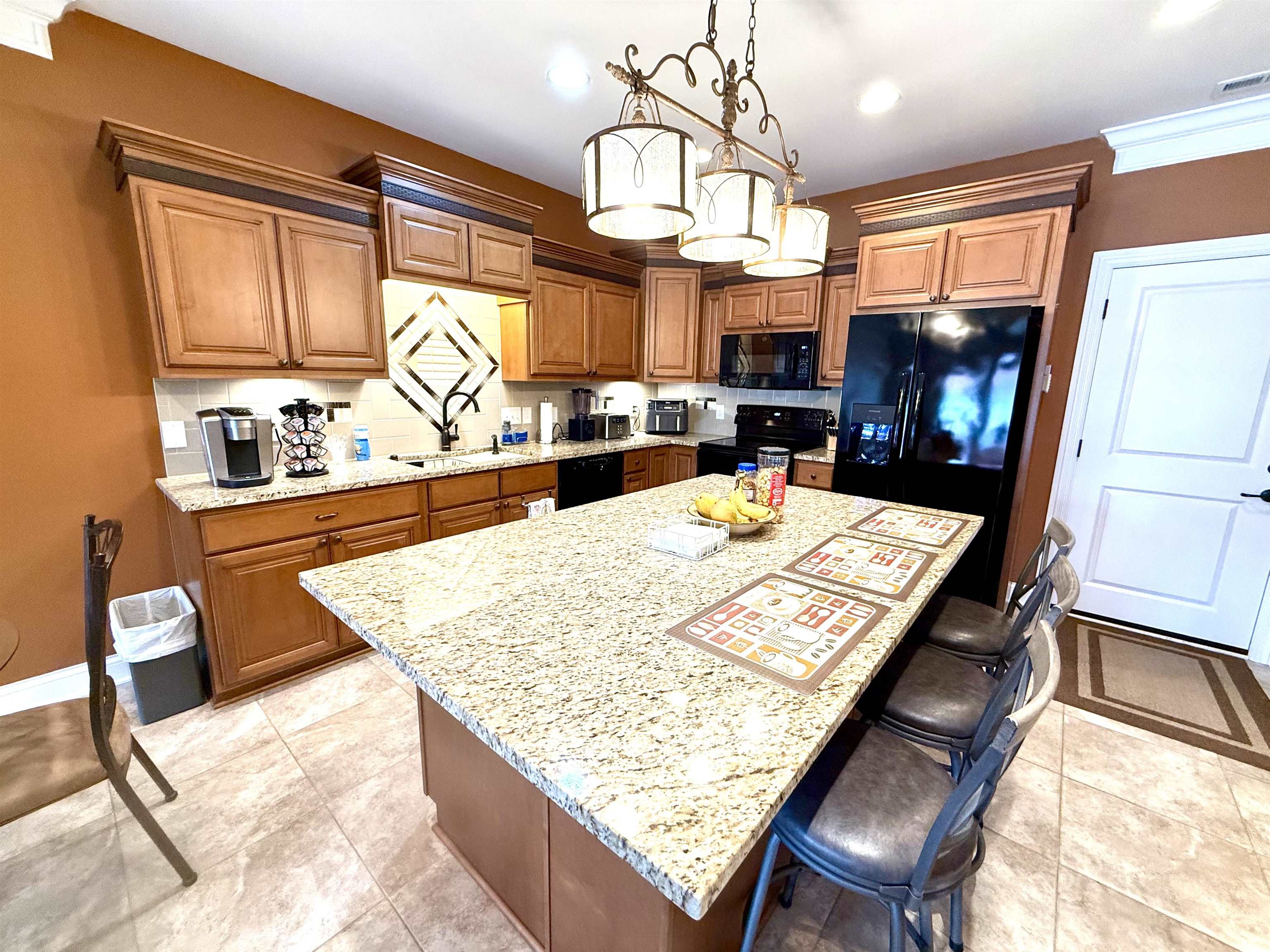1618 Lock Ave, Owensboro, Kentucky 42301, 3 Bedrooms Bedrooms, ,2 BathroomsBathrooms,Townhouse,For Sale,Lock Ave,92968