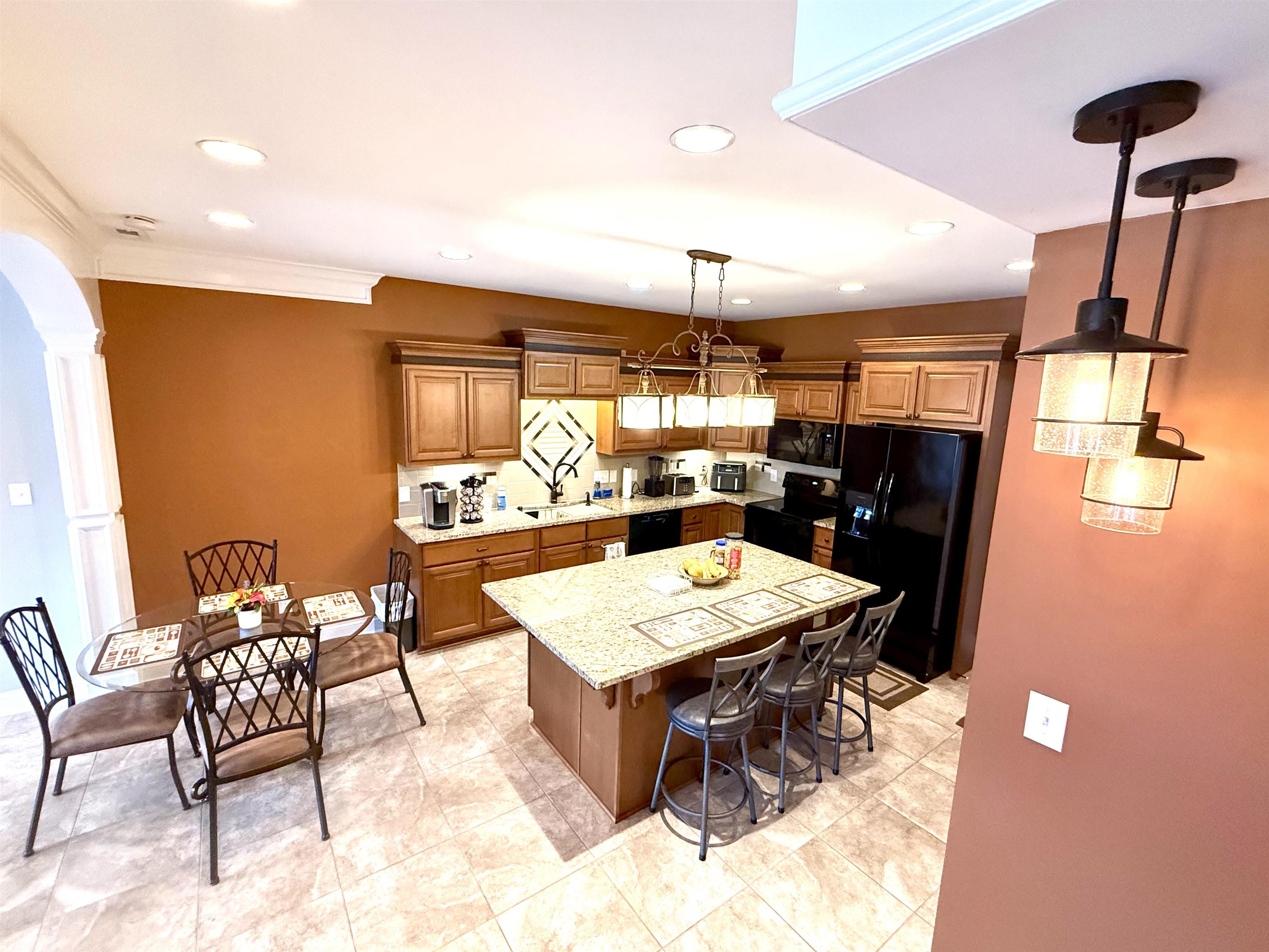 1618 Lock Ave, Owensboro, Kentucky 42301, 3 Bedrooms Bedrooms, ,2 BathroomsBathrooms,Townhouse,For Sale,Lock Ave,92968