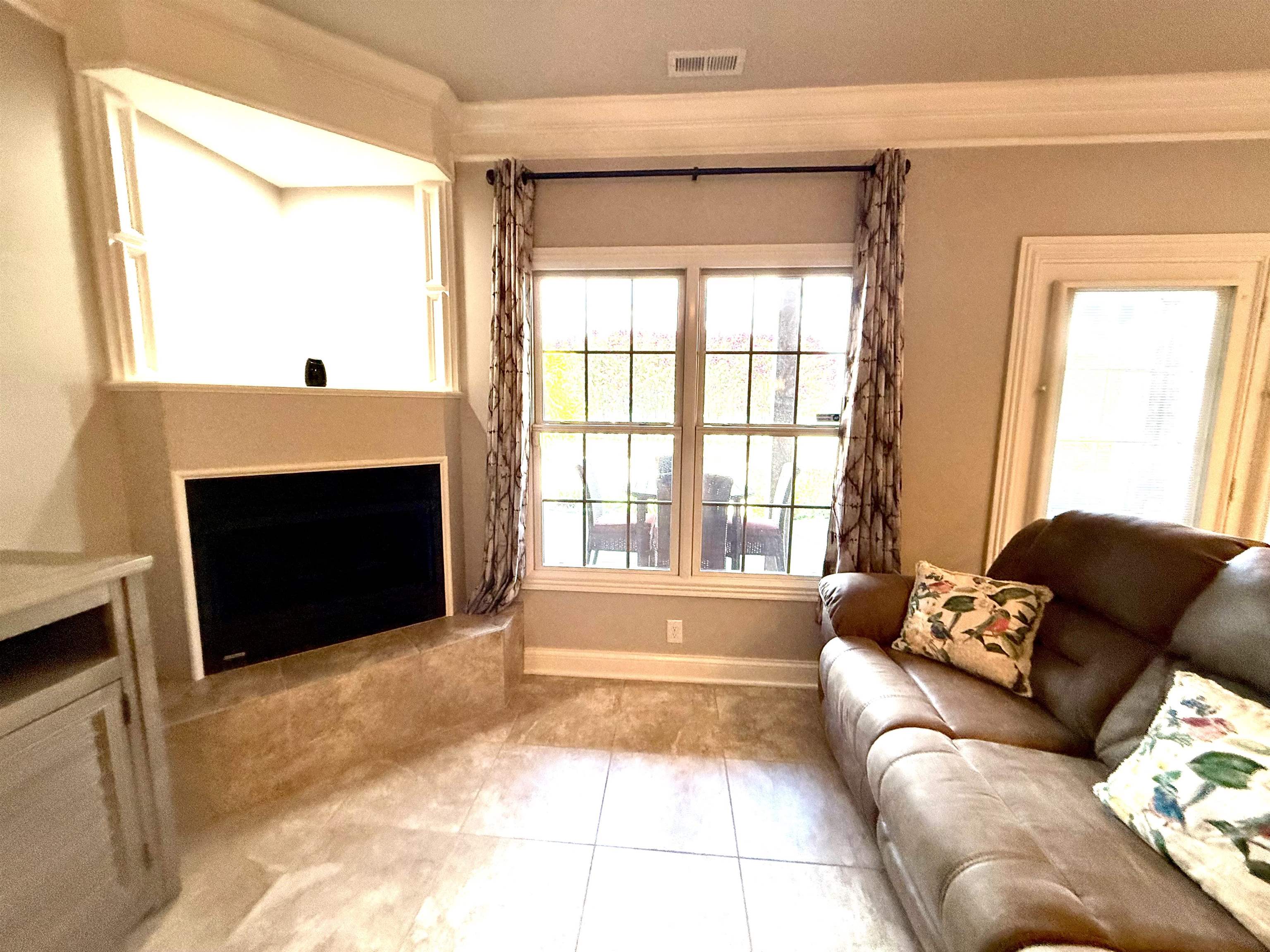 1618 Lock Ave, Owensboro, Kentucky 42301, 3 Bedrooms Bedrooms, ,2 BathroomsBathrooms,Townhouse,For Sale,Lock Ave,92968