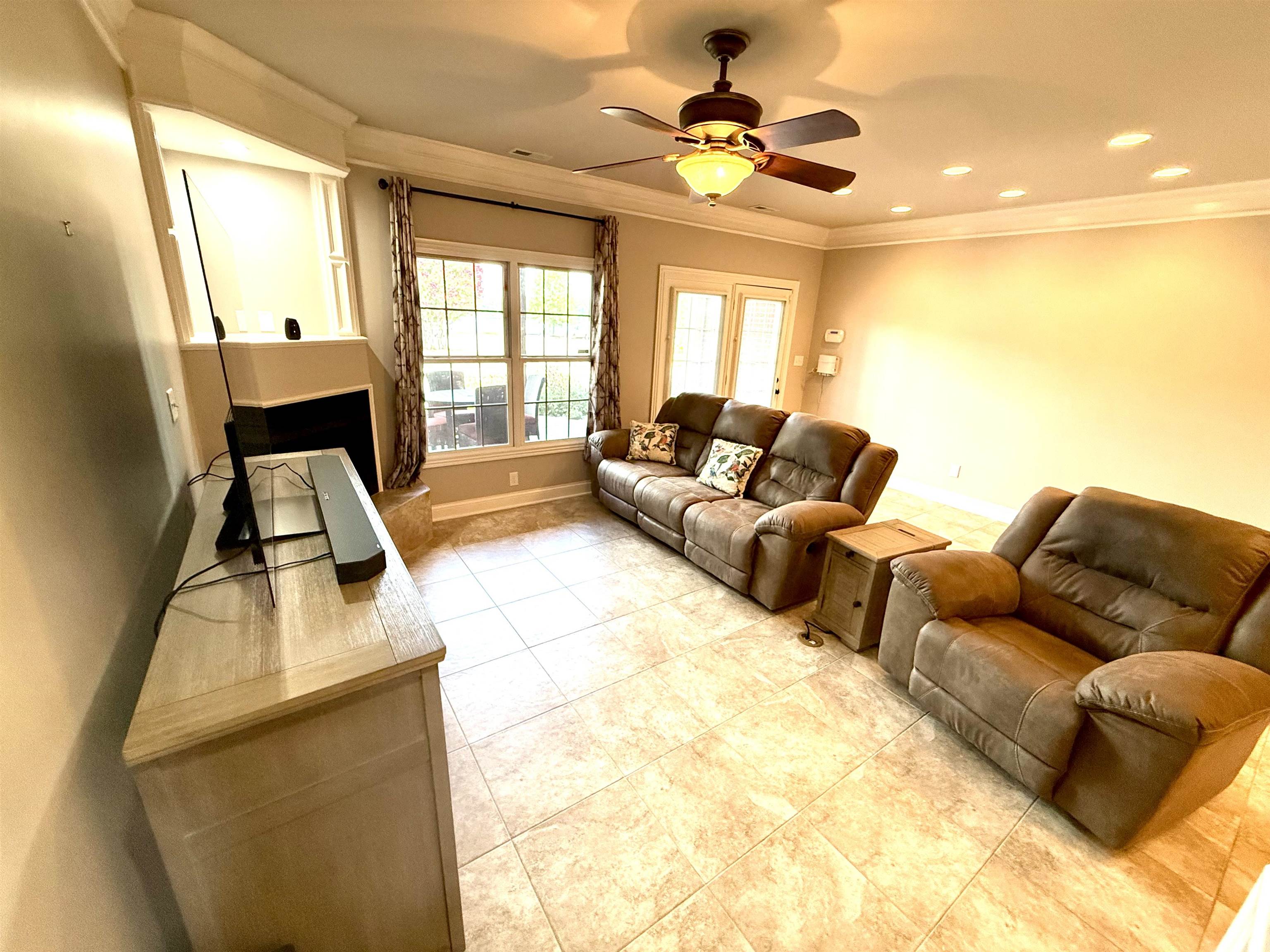 1618 Lock Ave, Owensboro, Kentucky 42301, 3 Bedrooms Bedrooms, ,2 BathroomsBathrooms,Townhouse,For Sale,Lock Ave,92968