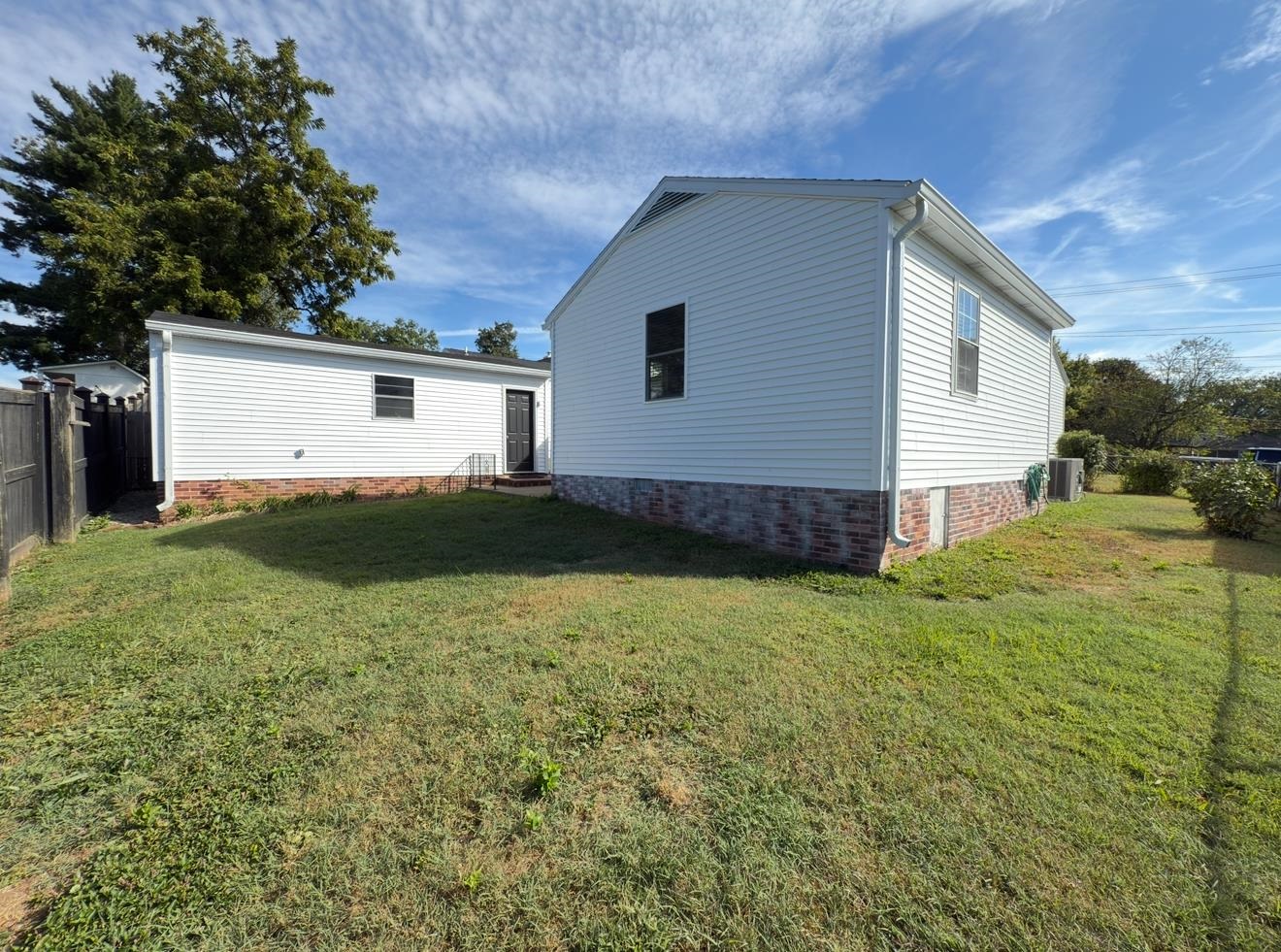 1740 S. Griffith Ave., Owensboro, Kentucky 42301, 3 Bedrooms Bedrooms, ,2 BathroomsBathrooms,Single Family Residence,For Sale,S. Griffith Ave.,92969