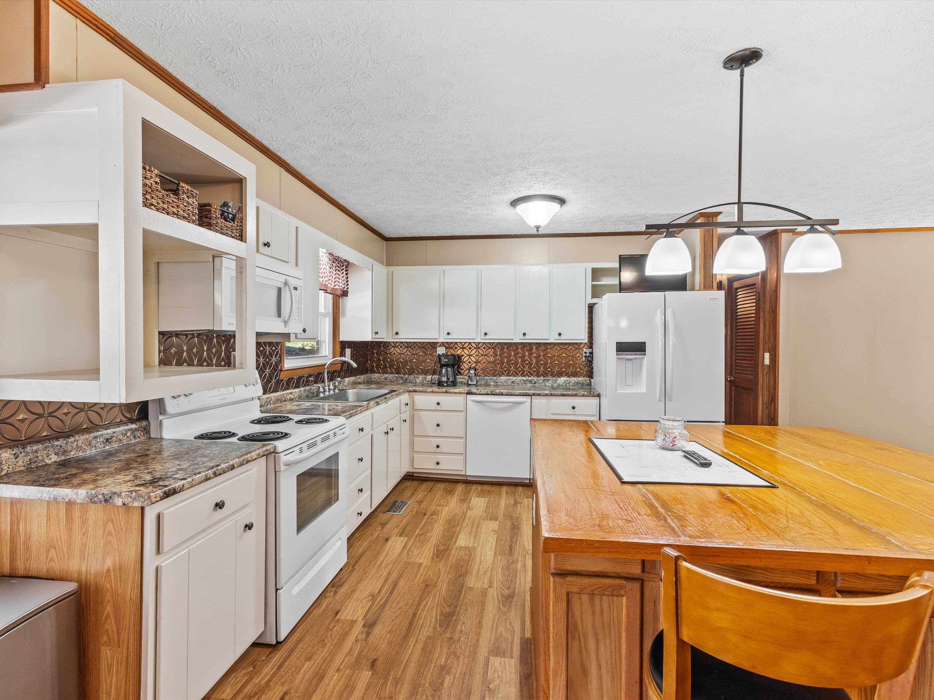 11305 State Route 2181, Hawesville, Kentucky 42348, 3 Bedrooms Bedrooms, ,2 BathroomsBathrooms,Single Family Residence,For Sale,State Route 2181,92970