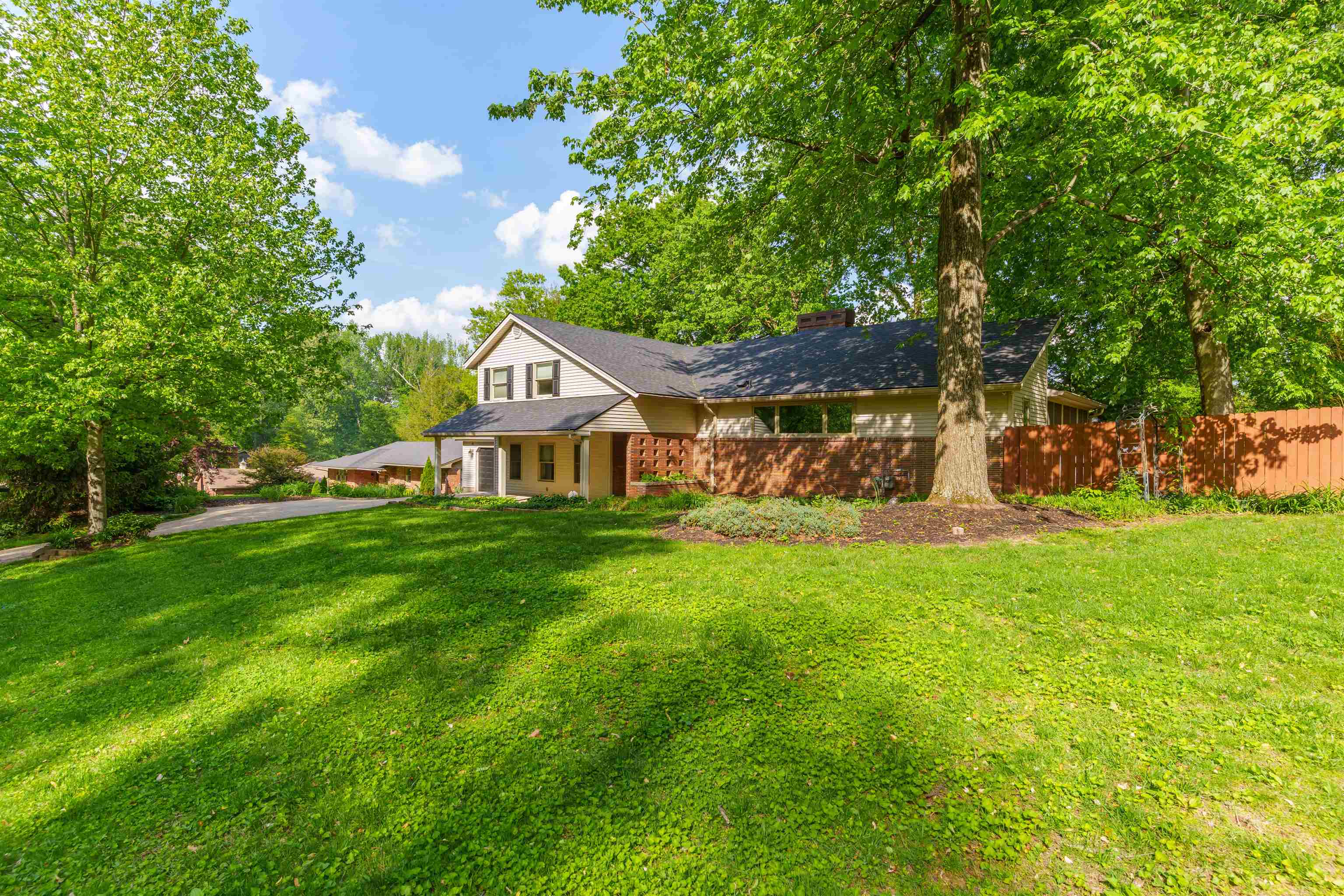 4459 Greenacre Dr., Owensboro, Kentucky 42303, 5 Bedrooms Bedrooms, ,3 BathroomsBathrooms,Single Family Residence,For Sale,Greenacre Dr.,92978
