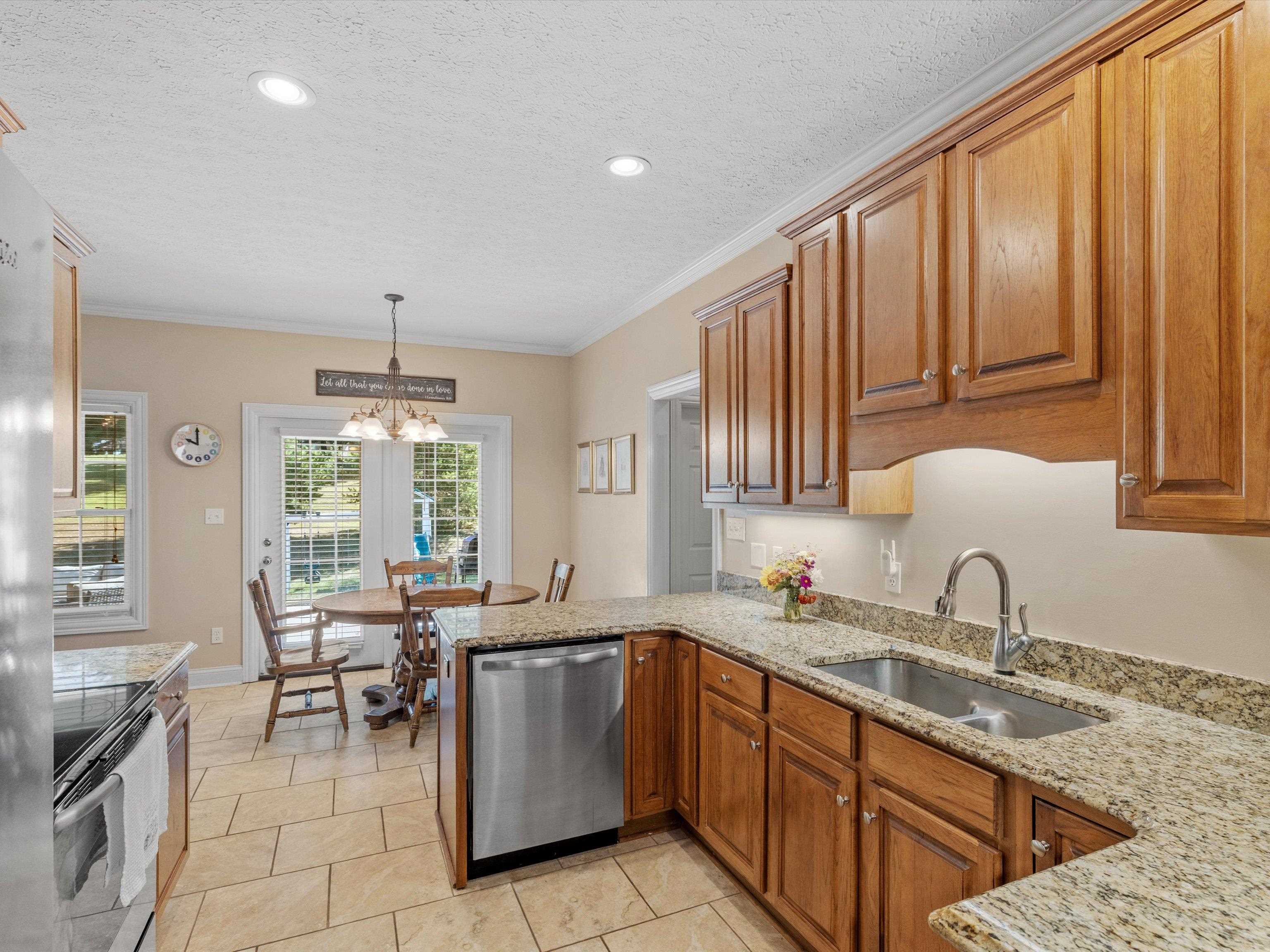 4339 Saddlebrooke Trail, Owensboro, Kentucky 42303, 3 Bedrooms Bedrooms, ,2 BathroomsBathrooms,Single Family Residence,For Sale,Saddlebrooke Trail,92985