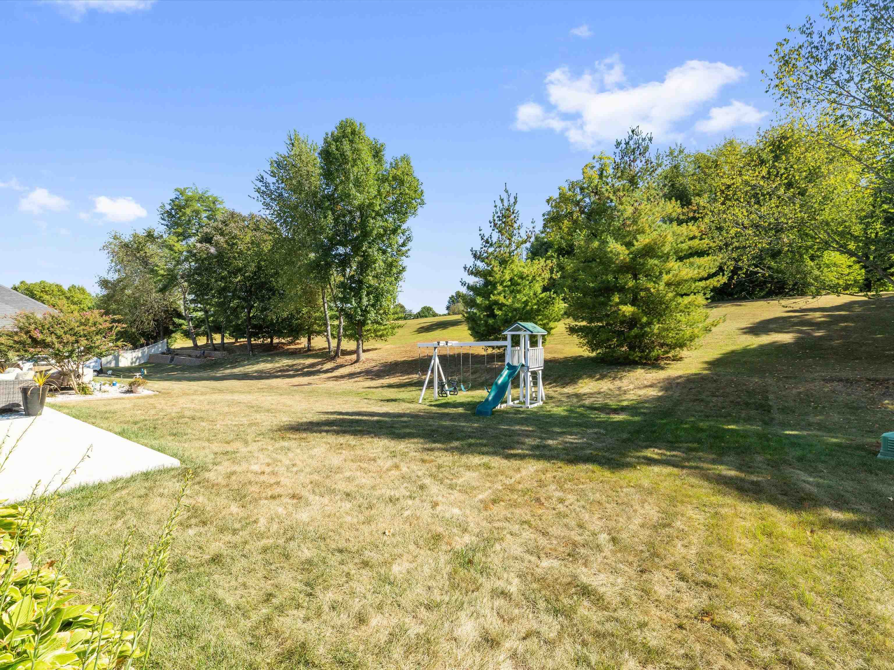 4339 Saddlebrooke Trail, Owensboro, Kentucky 42303, 3 Bedrooms Bedrooms, ,2 BathroomsBathrooms,Single Family Residence,For Sale,Saddlebrooke Trail,92985