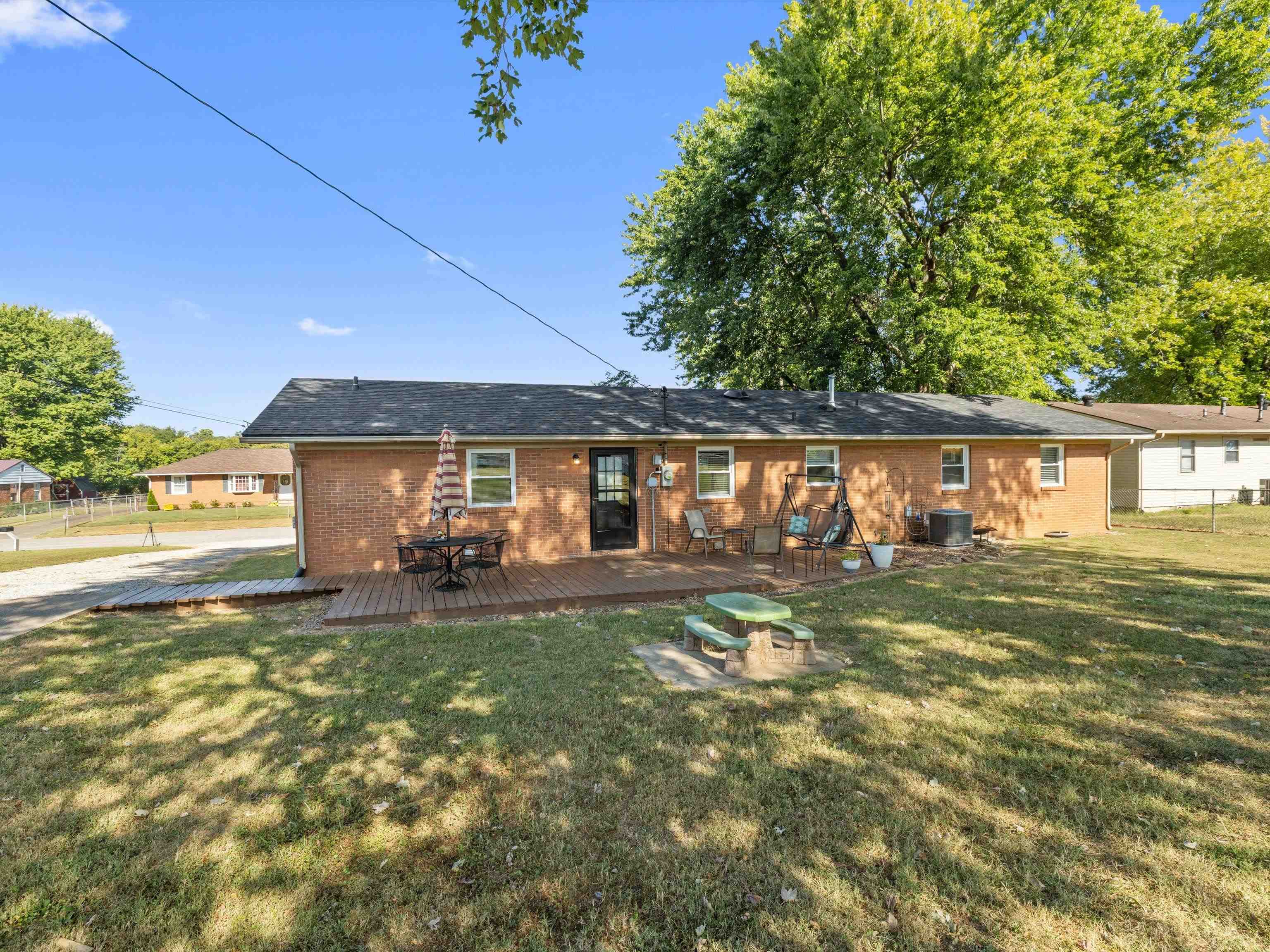 5420 Webster Lane, Owensboro, Kentucky 42303, 4 Bedrooms Bedrooms, ,2 BathroomsBathrooms,Single Family Residence,For Sale,Webster Lane,92986