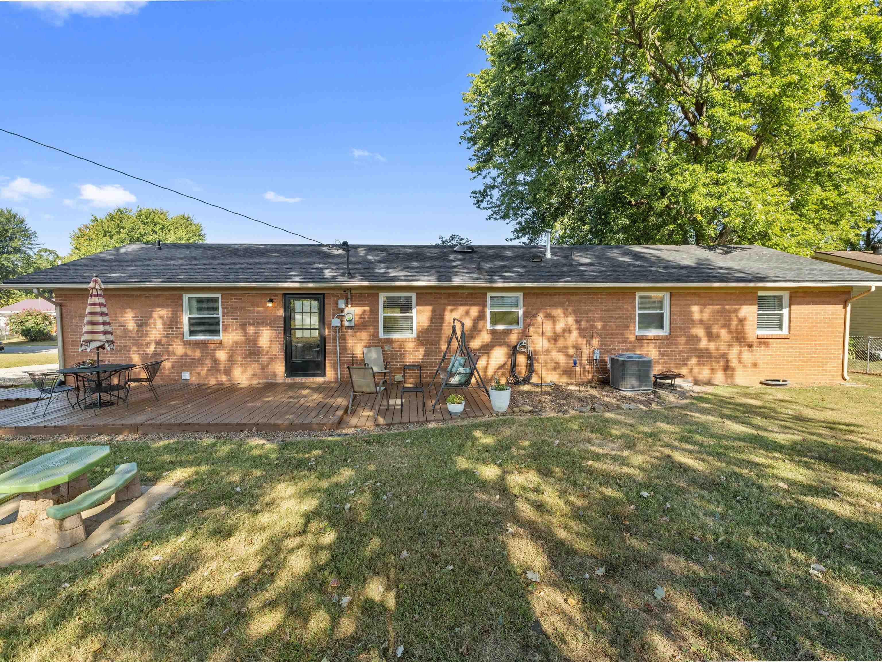 5420 Webster Lane, Owensboro, Kentucky 42303, 4 Bedrooms Bedrooms, ,2 BathroomsBathrooms,Single Family Residence,For Sale,Webster Lane,92986