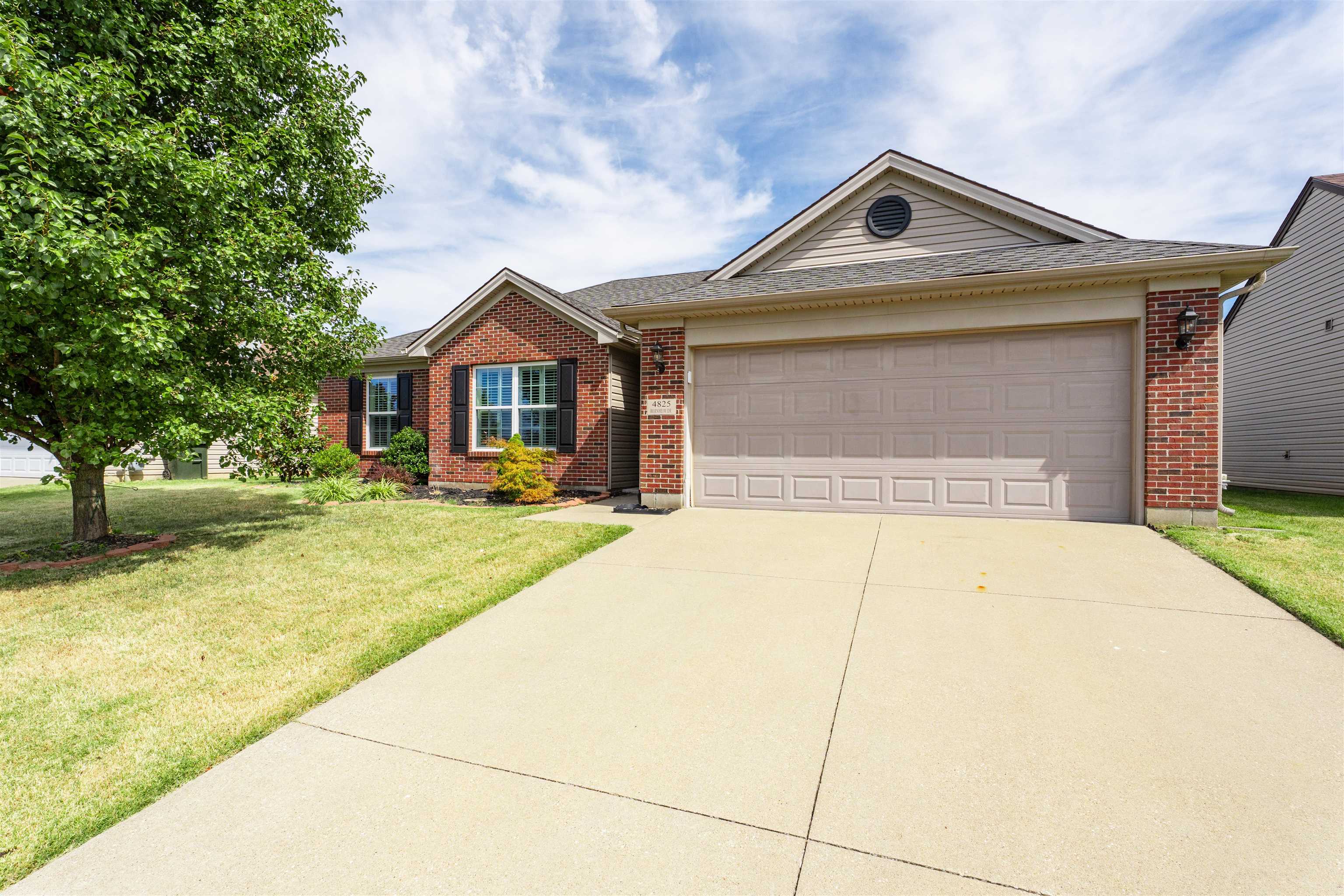 4825 Bernheim Dr, Owensboro, Kentucky 42301, 3 Bedrooms Bedrooms, ,2 BathroomsBathrooms,Single Family Residence,For Sale,Bernheim Dr,92993