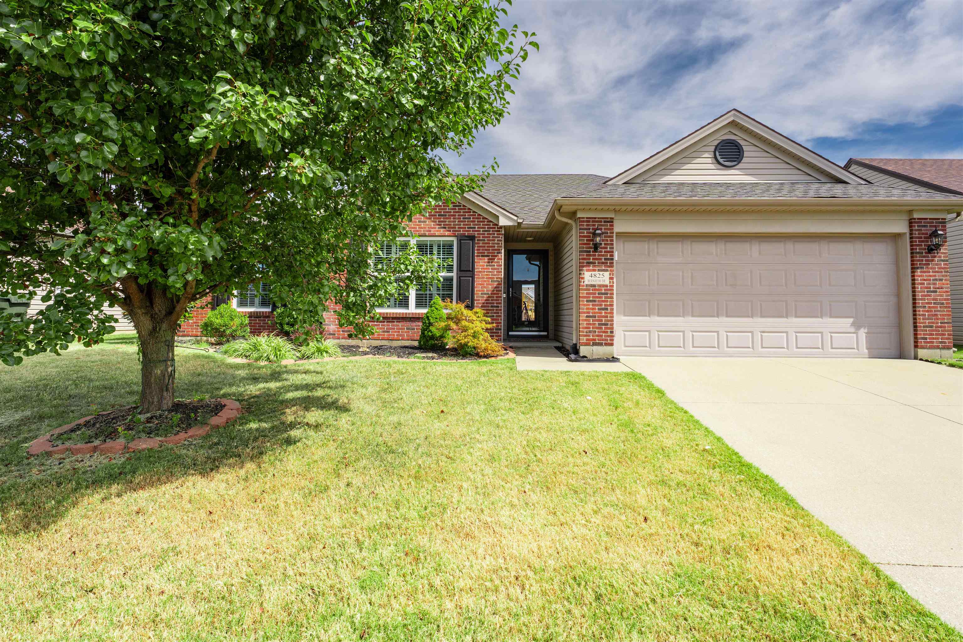 4825 Bernheim Dr, Owensboro, Kentucky 42301, 3 Bedrooms Bedrooms, ,2 BathroomsBathrooms,Single Family Residence,For Sale,Bernheim Dr,92993
