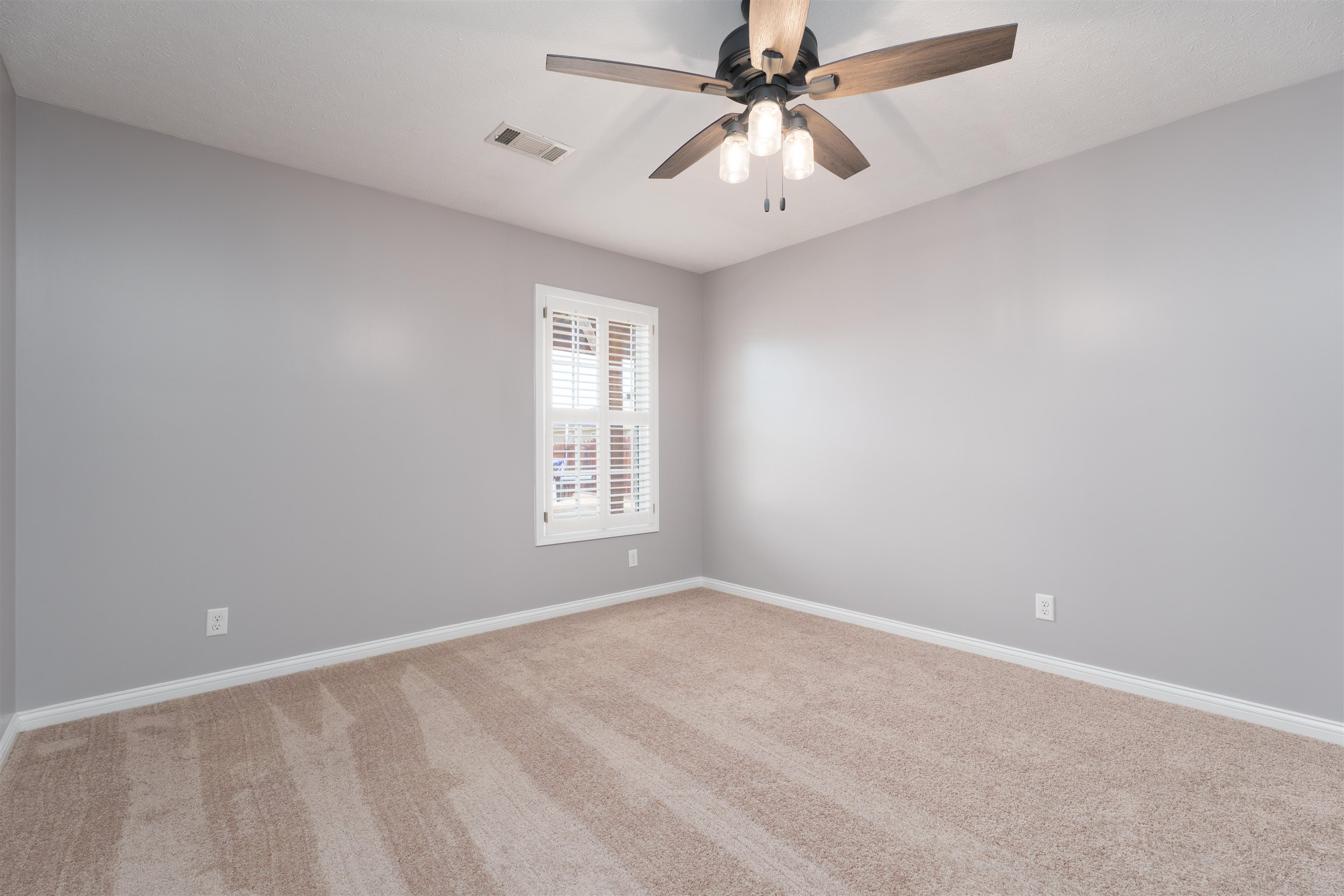 4825 Bernheim Dr, Owensboro, Kentucky 42301, 3 Bedrooms Bedrooms, ,2 BathroomsBathrooms,Single Family Residence,For Sale,Bernheim Dr,92993