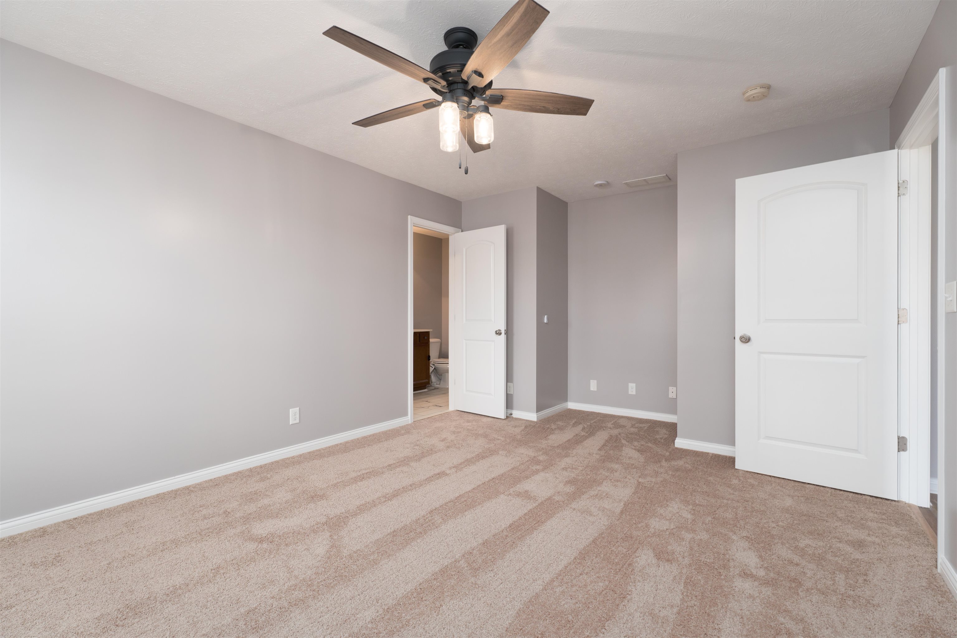 4825 Bernheim Dr, Owensboro, Kentucky 42301, 3 Bedrooms Bedrooms, ,2 BathroomsBathrooms,Single Family Residence,For Sale,Bernheim Dr,92993