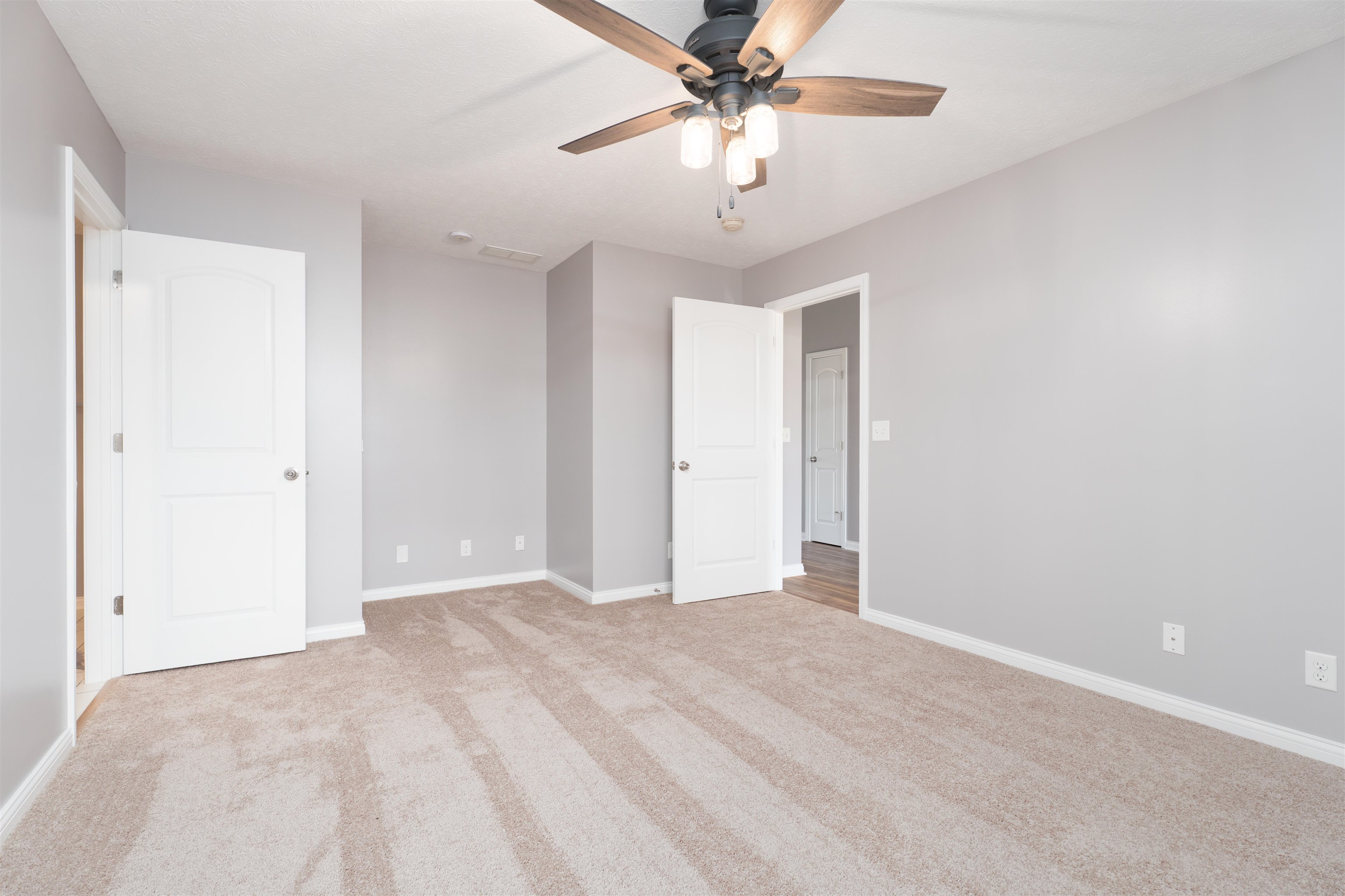4825 Bernheim Dr, Owensboro, Kentucky 42301, 3 Bedrooms Bedrooms, ,2 BathroomsBathrooms,Single Family Residence,For Sale,Bernheim Dr,92993